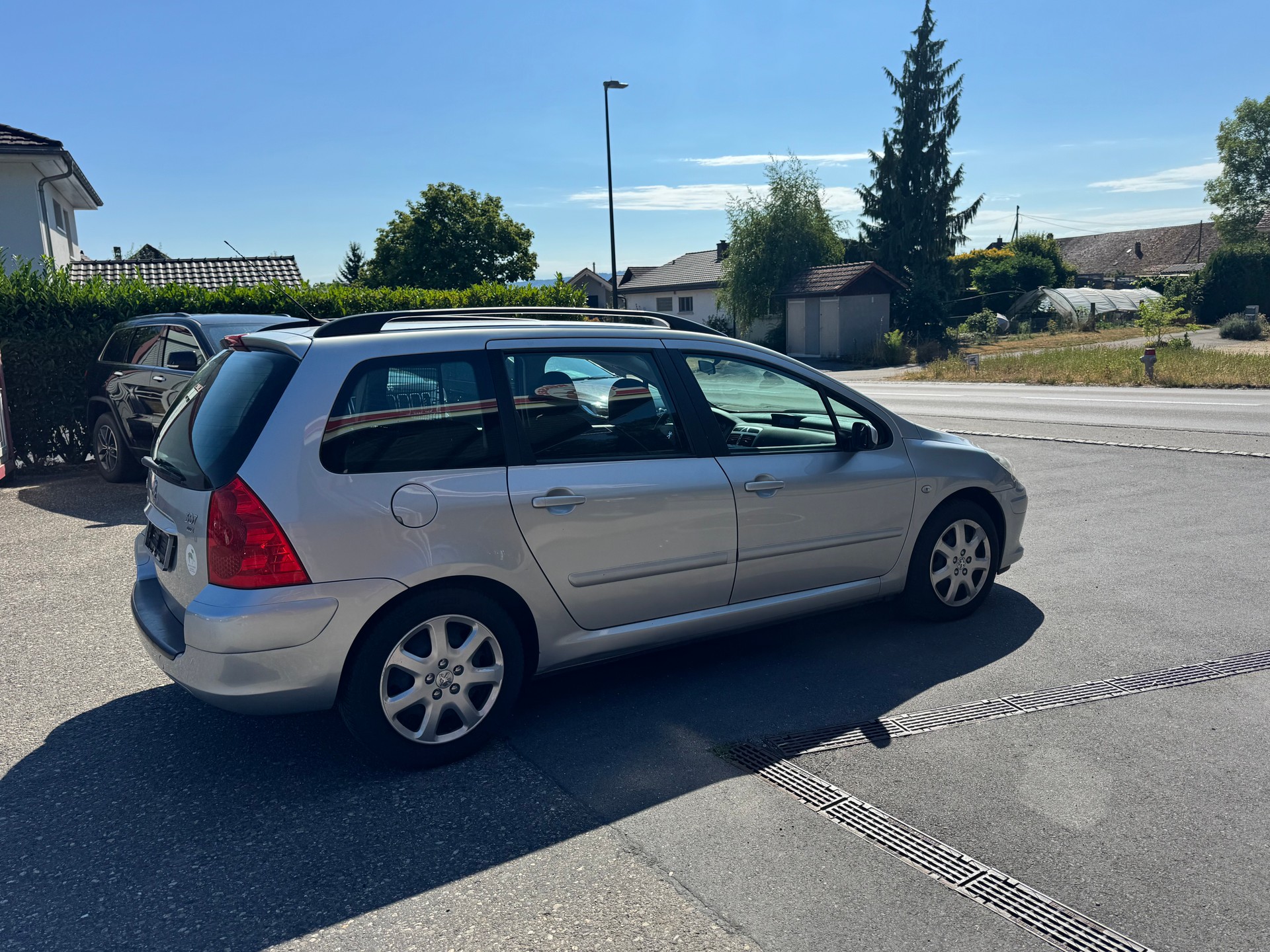 PEUGEOT 307 SW 2.0 HDI Platinum Edition-image-5
