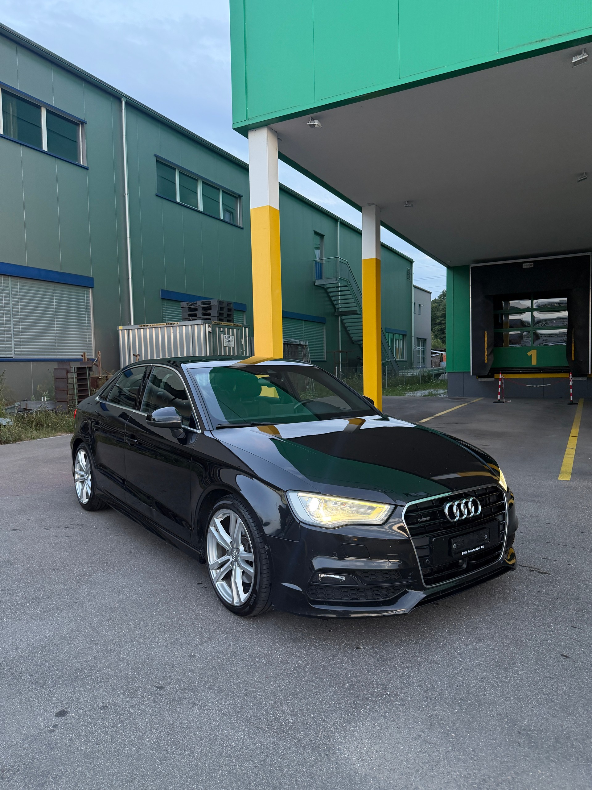 AUDI A3 Limousine 1.8 TFSI Ambition quattro S-tronic-image-0