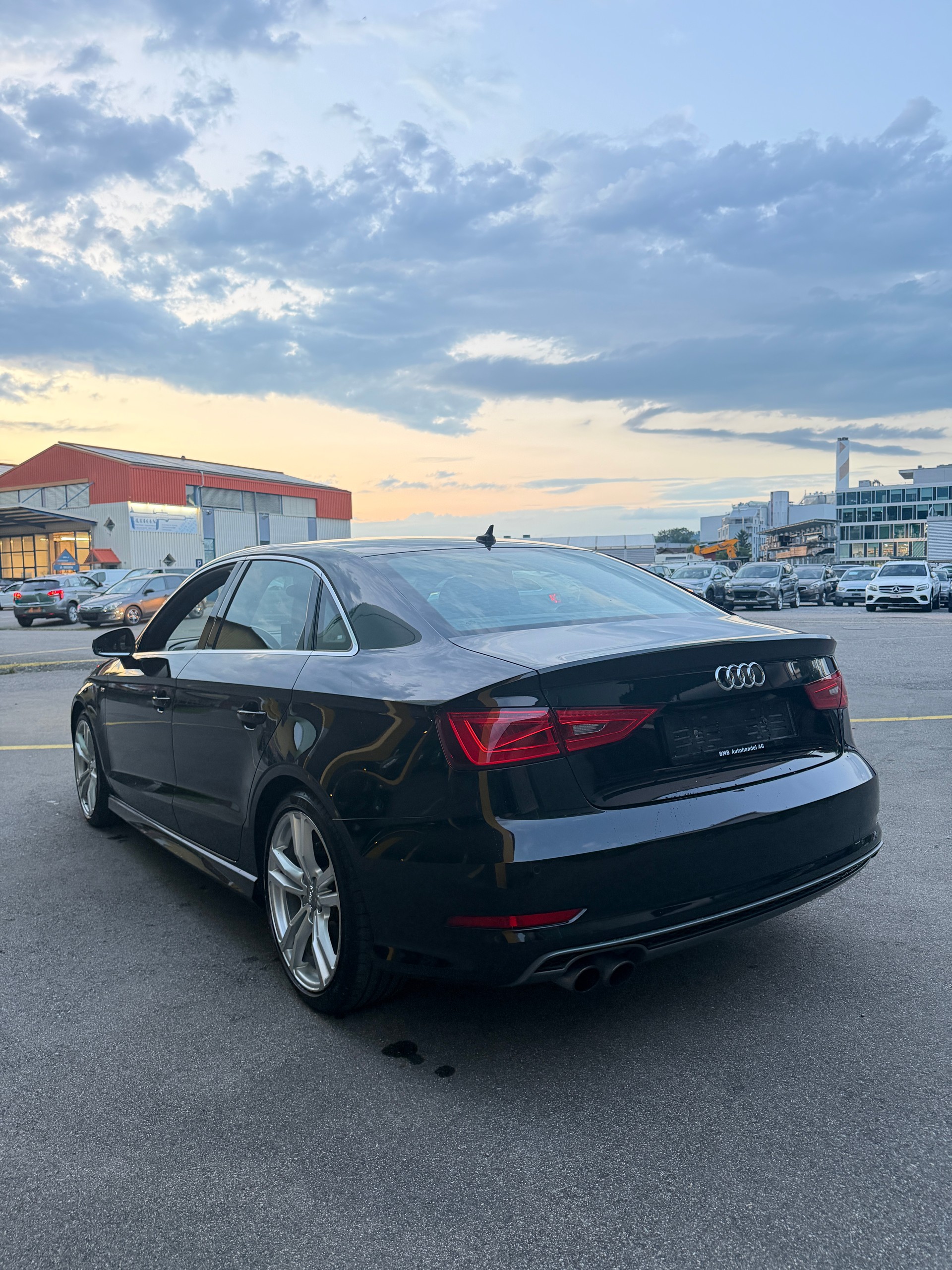 AUDI A3 Limousine 1.8 TFSI Ambition quattro S-tronic-image-4