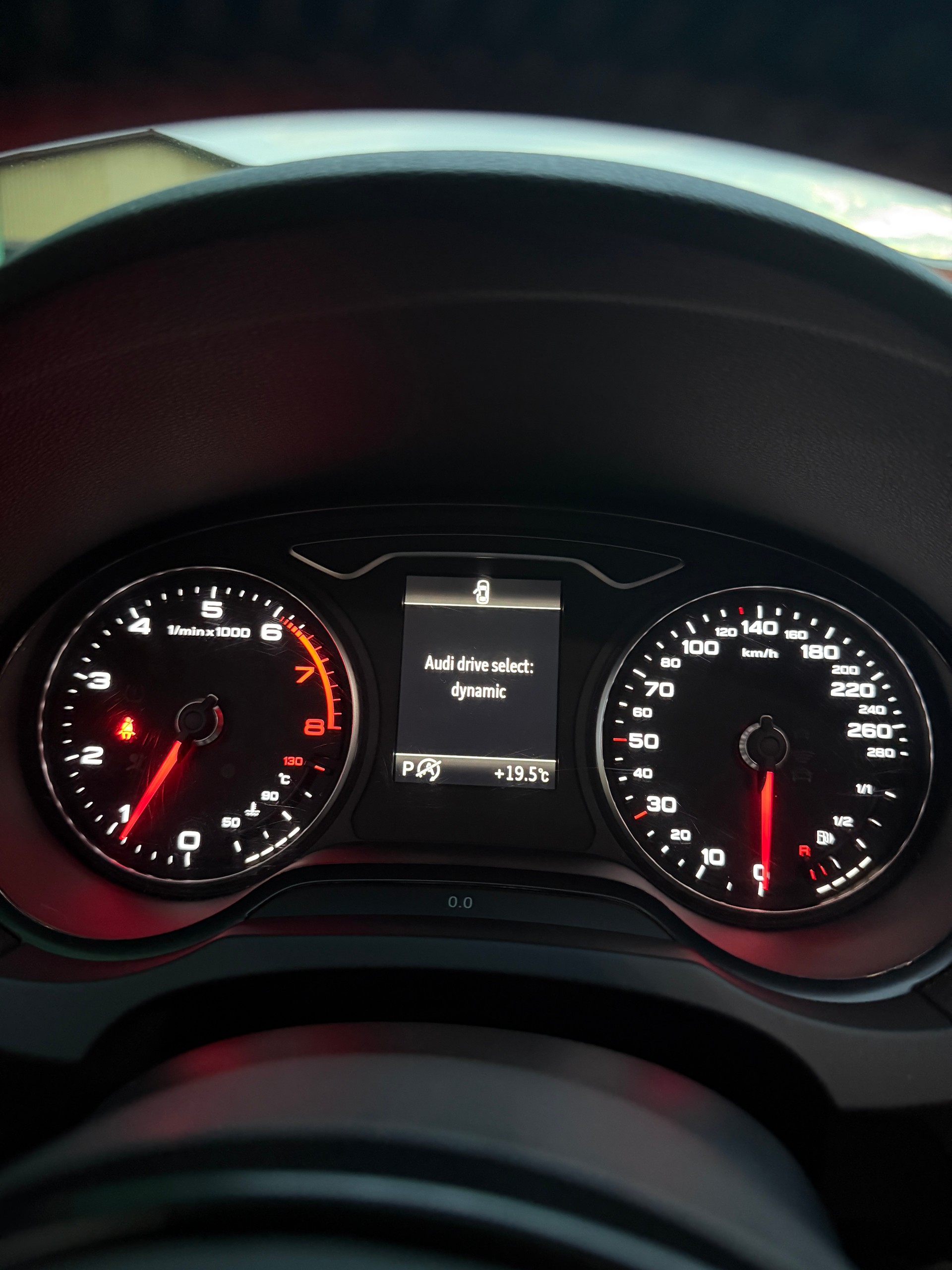 AUDI A3 Limousine 1.8 TFSI Ambition quattro S-tronic-image-15