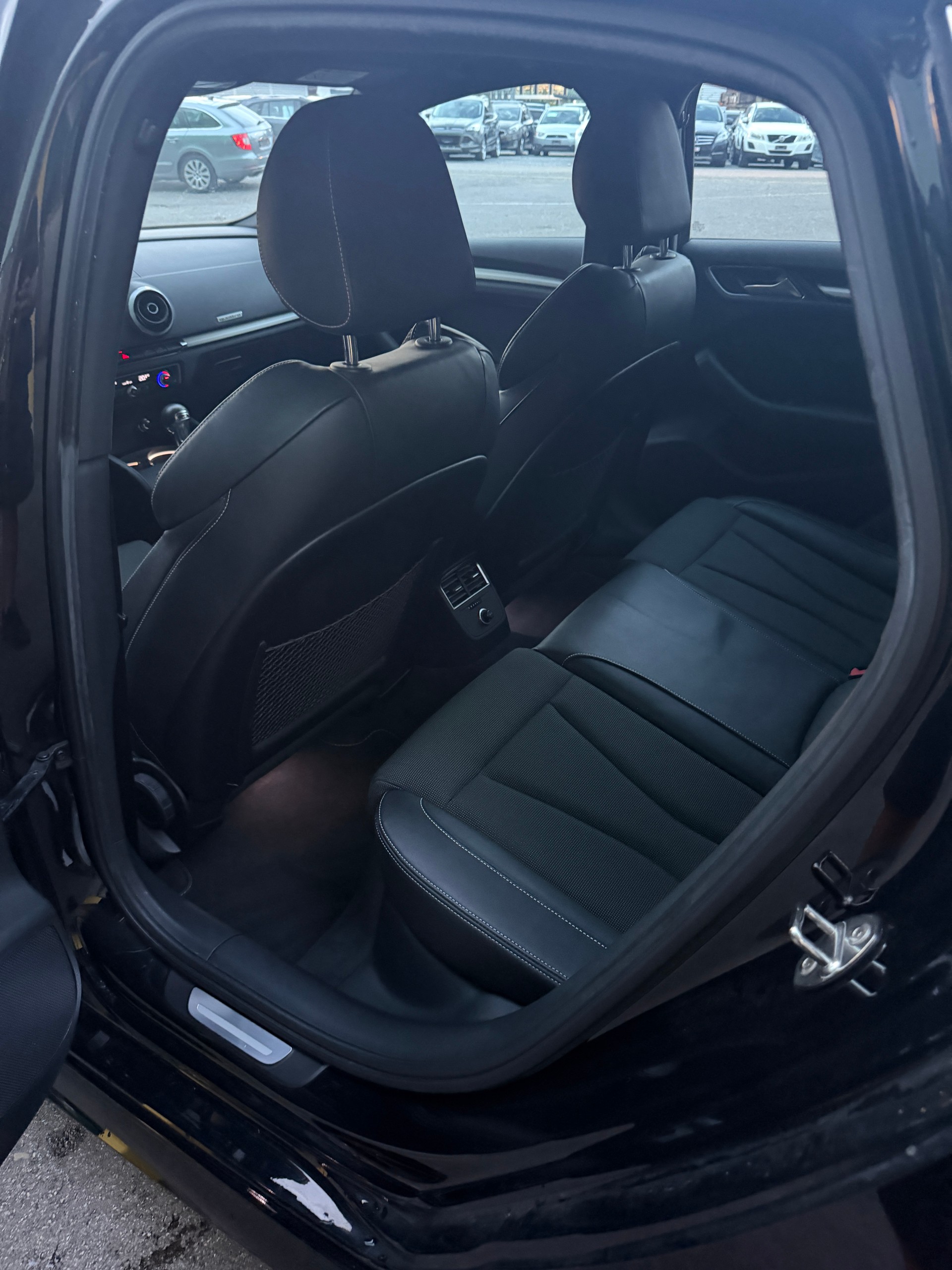 AUDI A3 Limousine 1.8 TFSI Ambition quattro S-tronic-image-13
