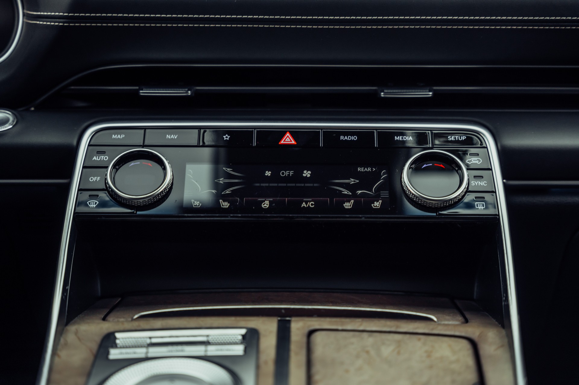 GENESIS GV80 2.5 TGDI Luxus AT8 AWD-image-16