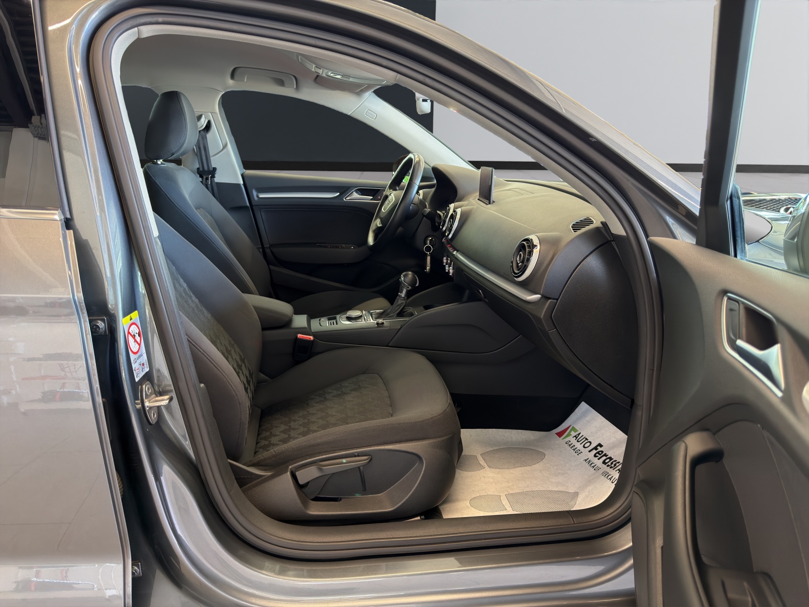 AUDI A3 Limousine 1.4 TFSI Attraction S-tronic-image-17