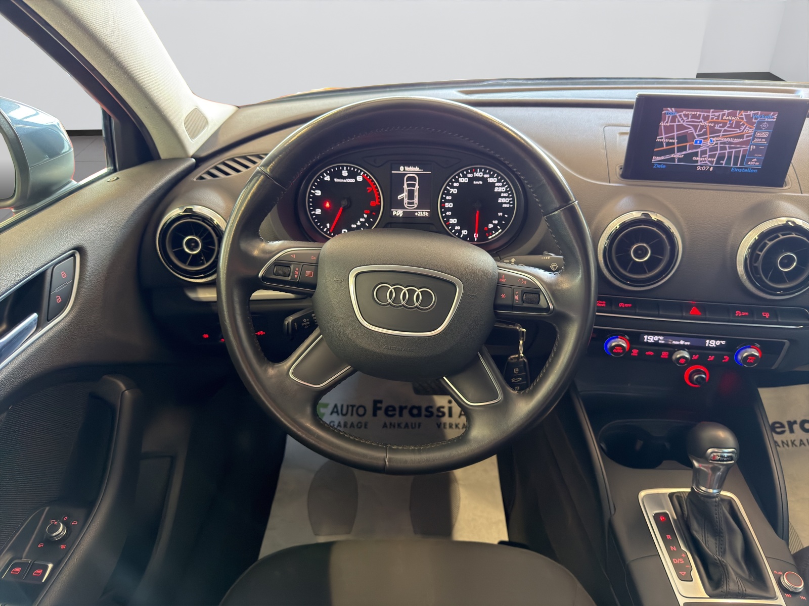 AUDI A3 Limousine 1.4 TFSI Attraction S-tronic-image-13