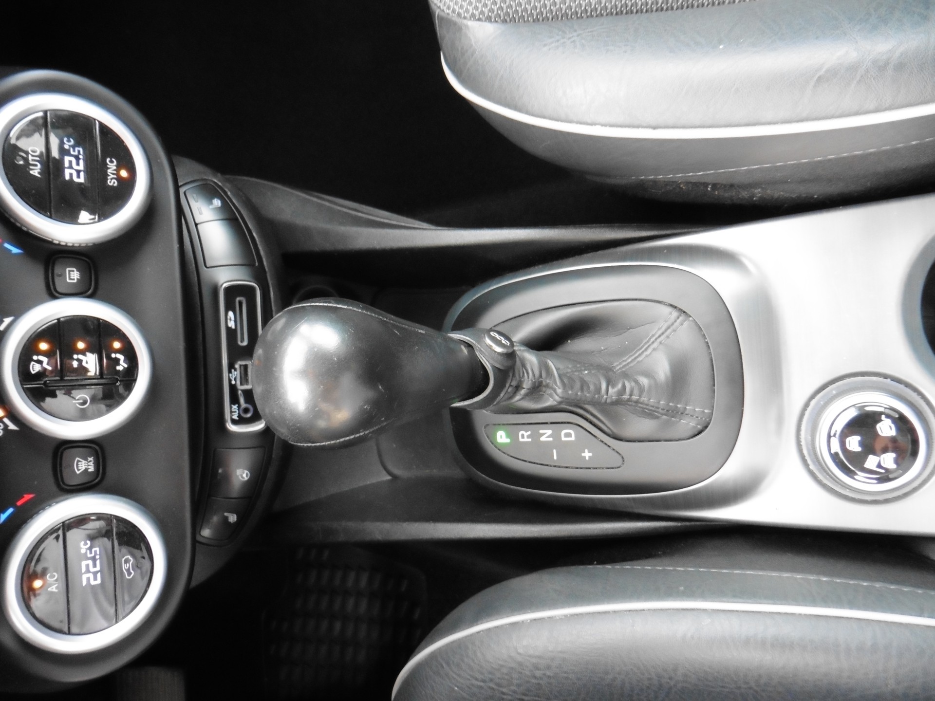 FIAT 500X 1.4T Cross 4x4 Automatic-image-21