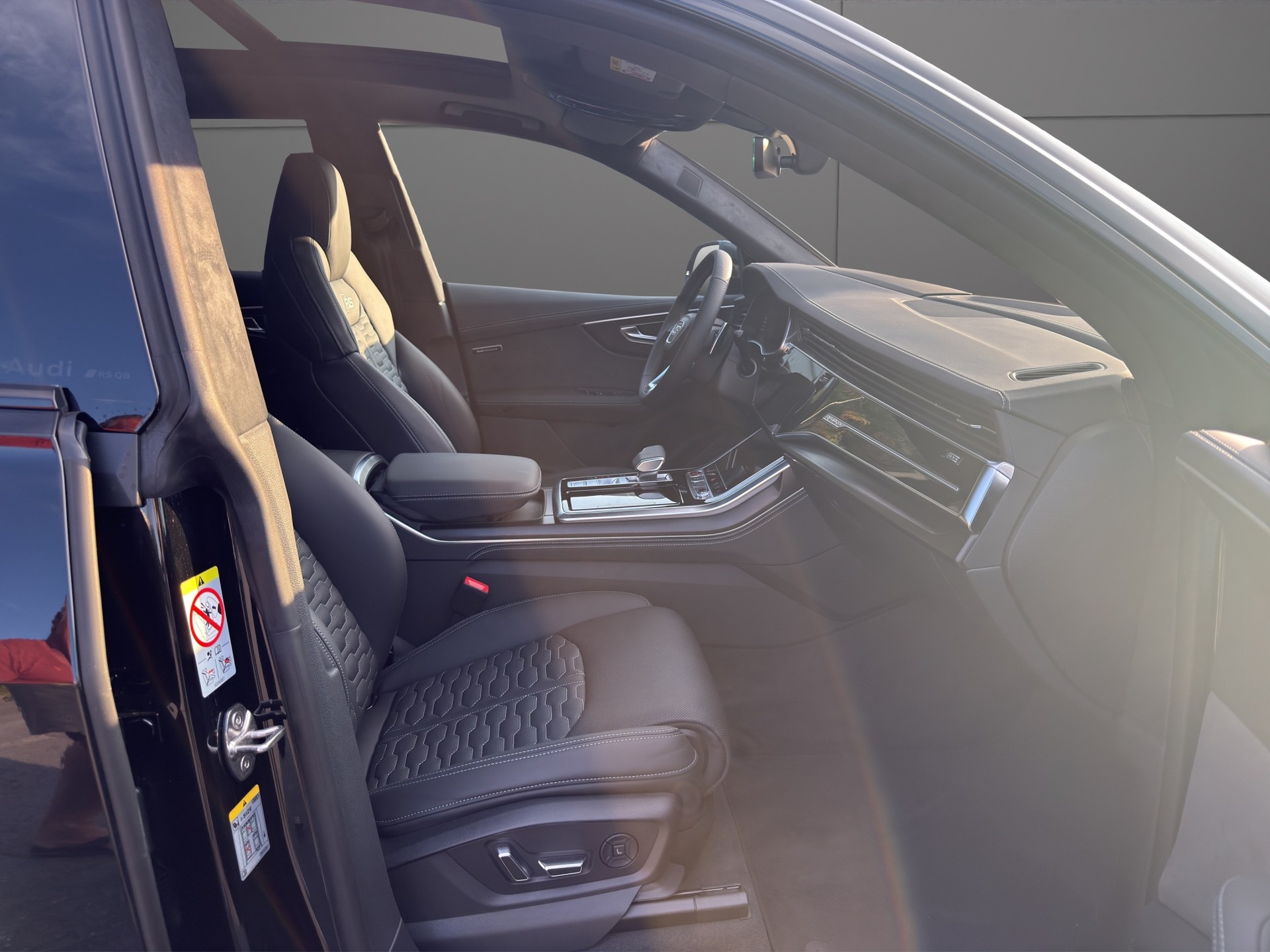 AUDI RSQ8 performance quattro-image-10