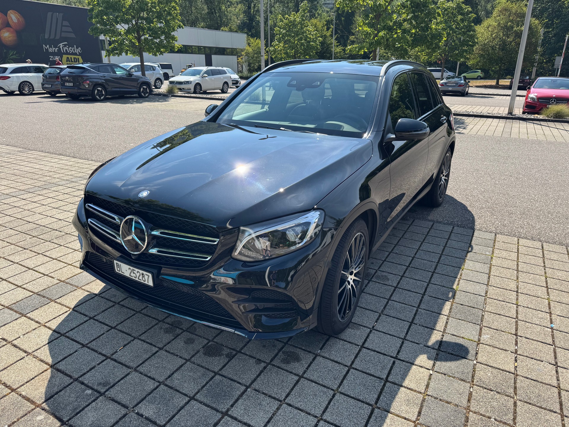 MERCEDES-BENZ GLC 350 d AMG Line 4m-image-2