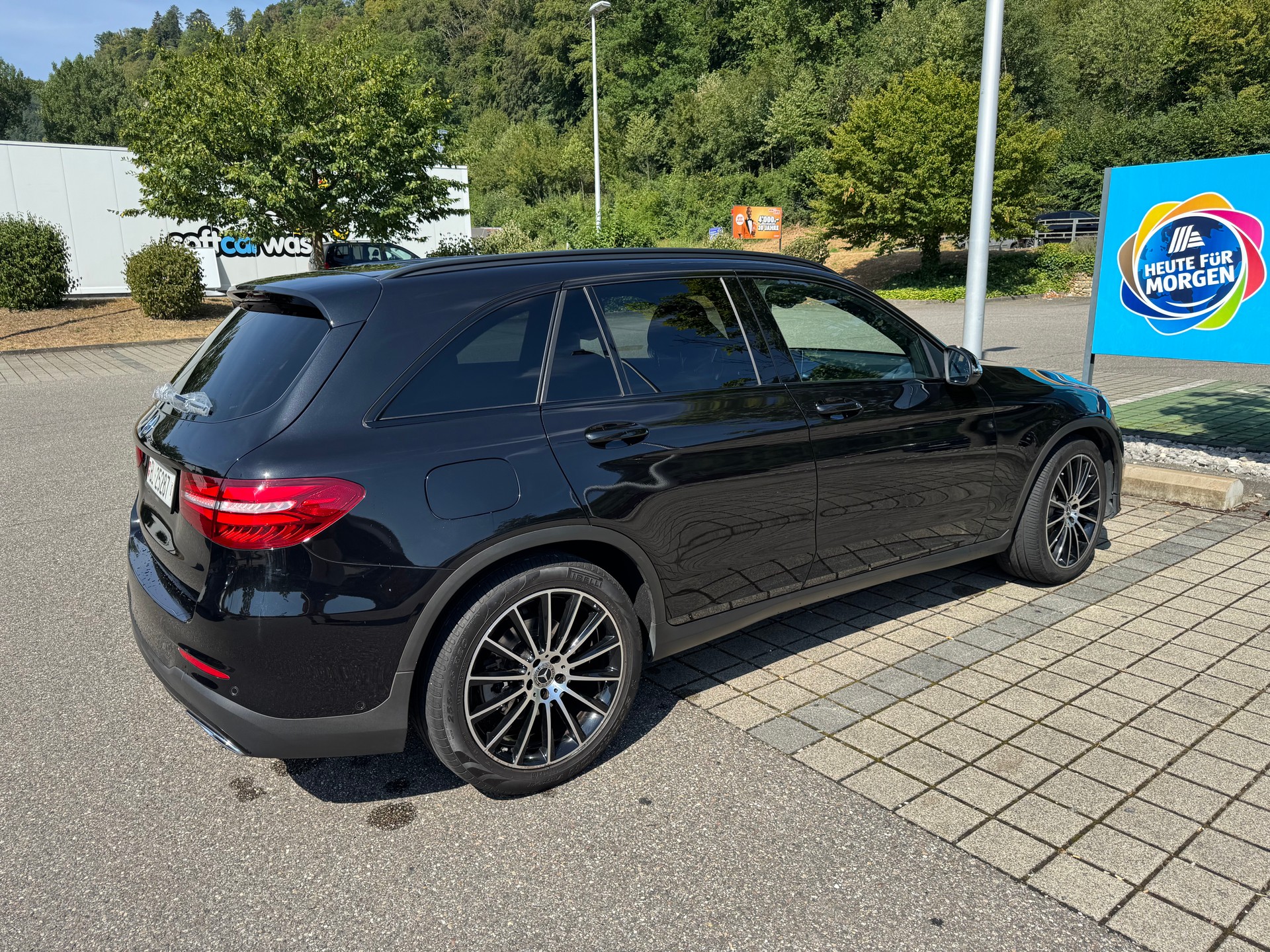 MERCEDES-BENZ GLC 350 d AMG Line 4m-image-1