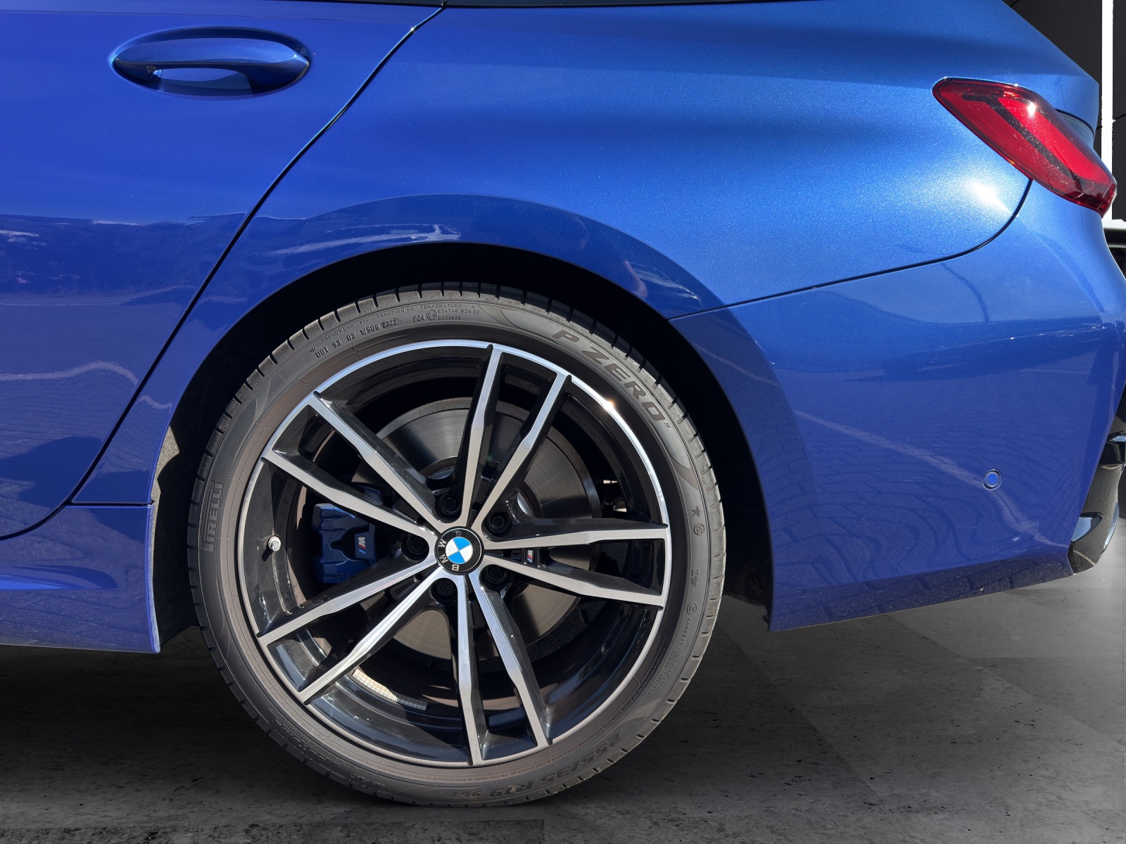BMW M340d xDrive Touring-image-5