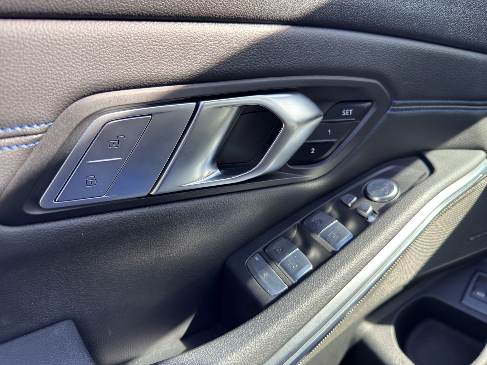 BMW M340d xDrive Touring-image-12
