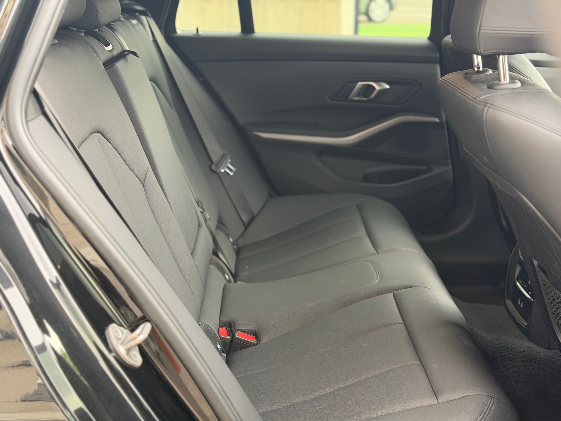 BMW 320d xDrive 48V Touring Steptronic-image-19