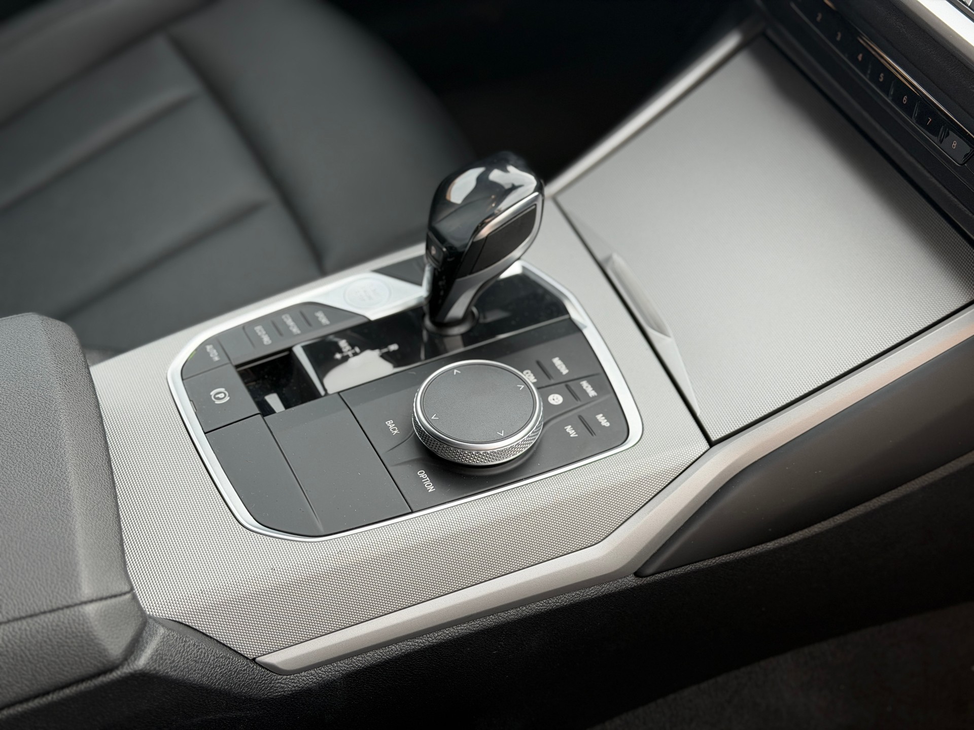 BMW 320d xDrive 48V Touring Steptronic-image-26