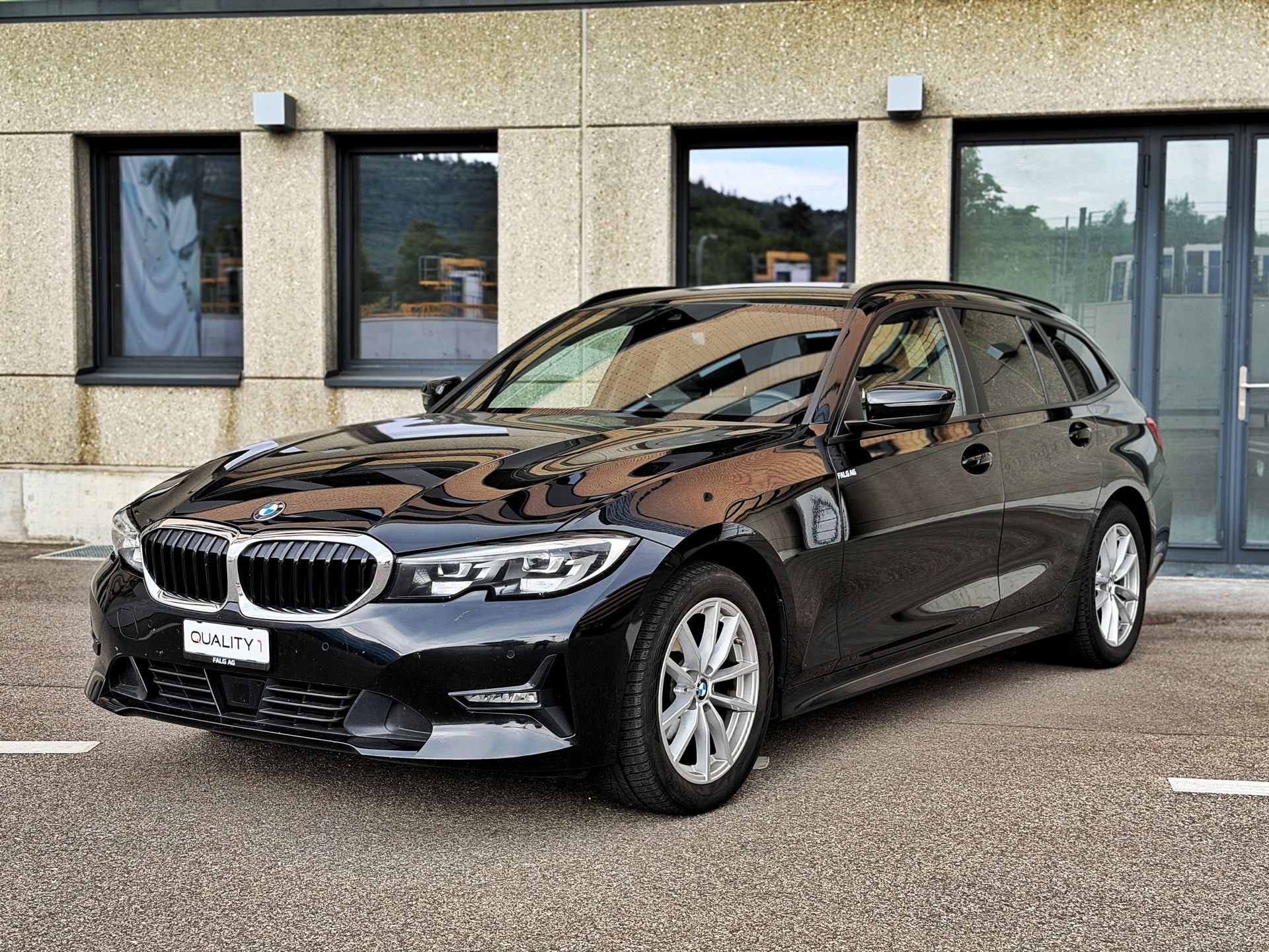 BMW 320d xDrive 48V Touring Steptronic-image-0