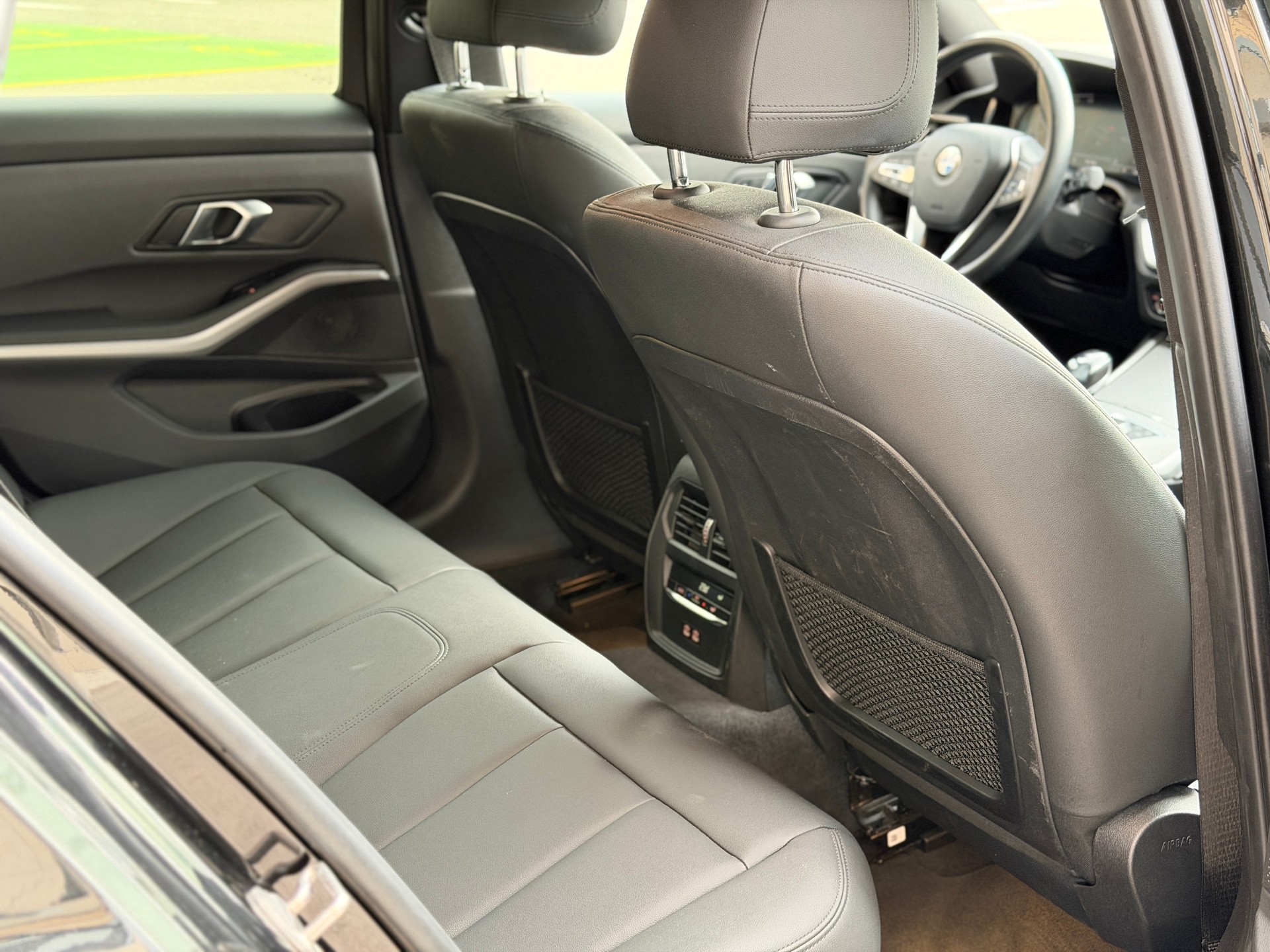 BMW 320d xDrive 48V Touring Steptronic-image-20