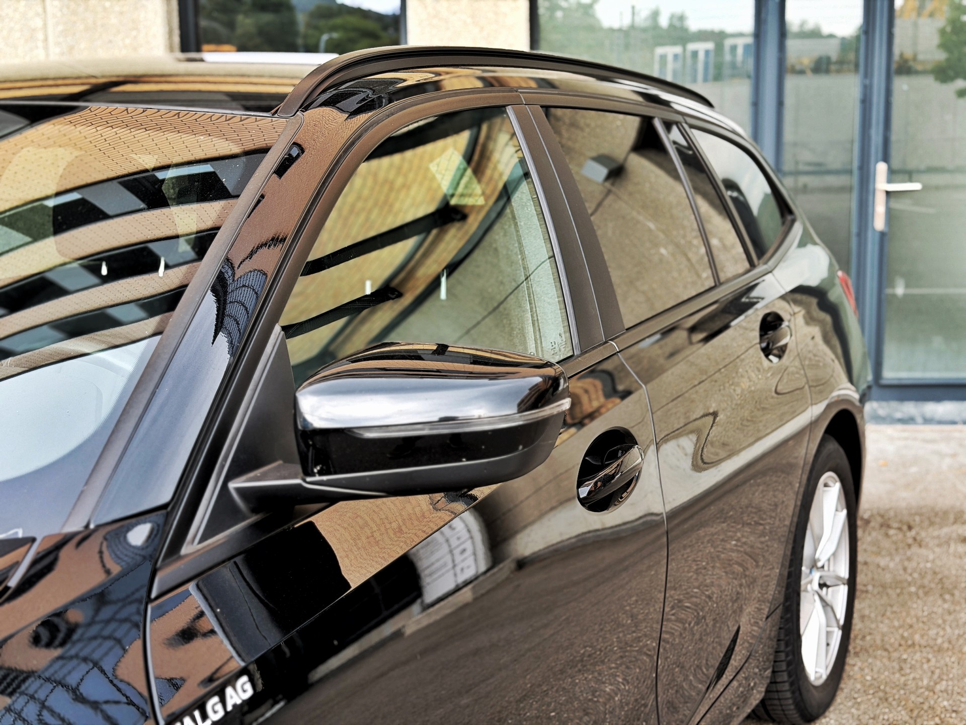 BMW 320d xDrive 48V Touring Steptronic-image-7