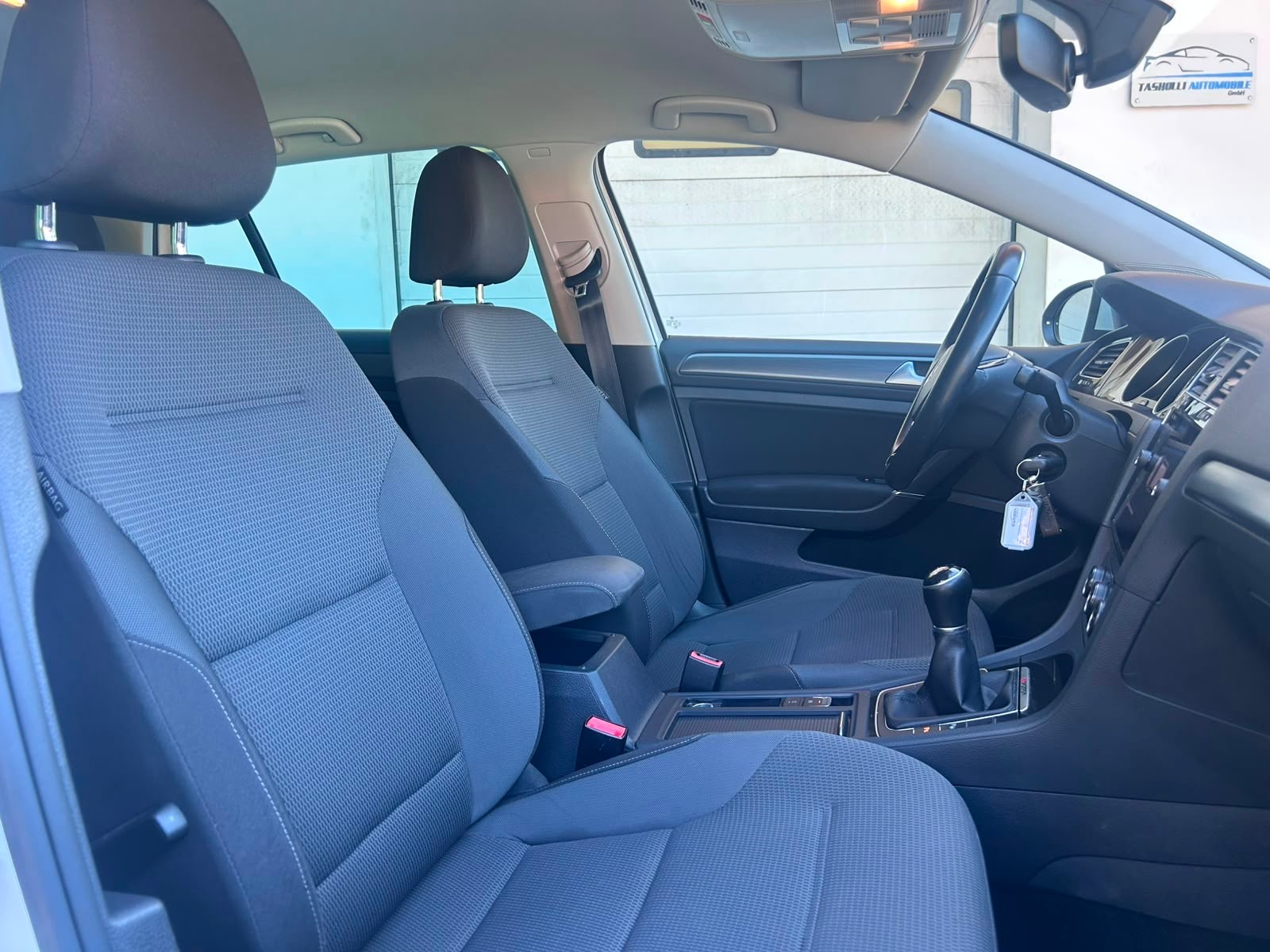 VW Golf 2.0 TDI Highline 4Motion-image-8