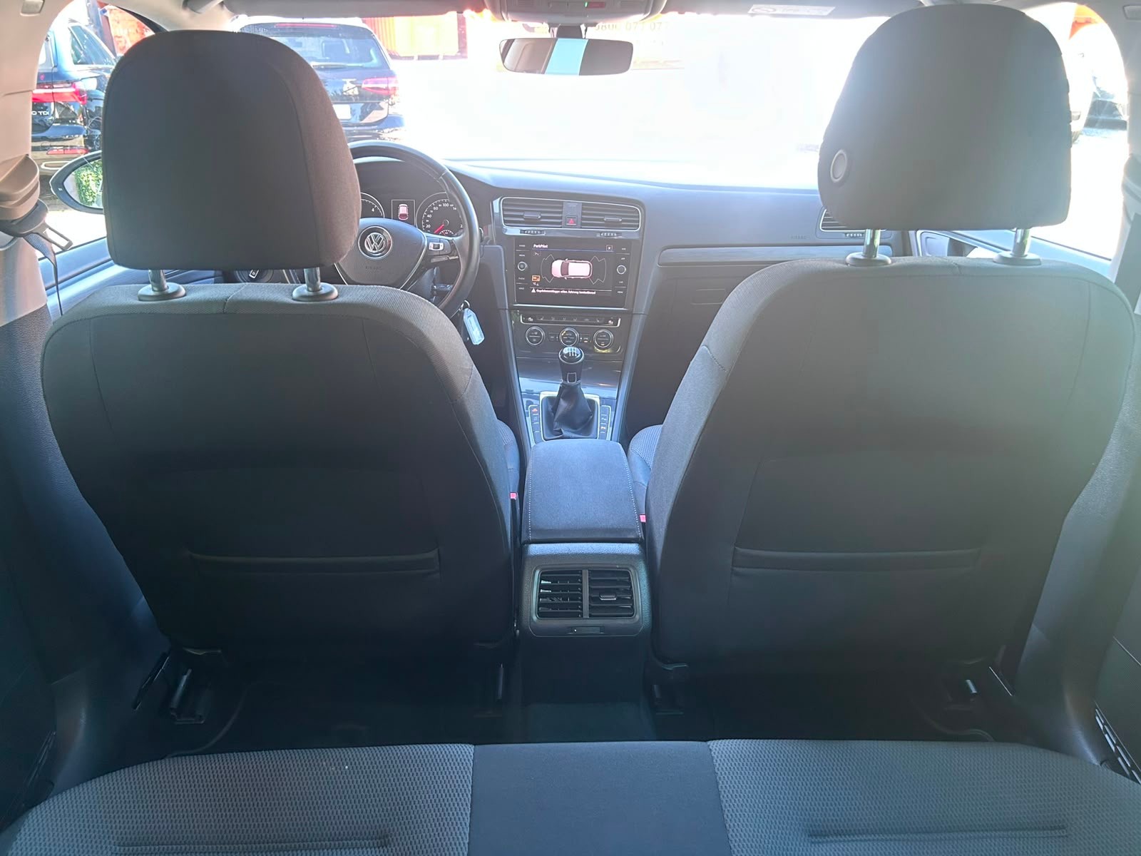 VW Golf 2.0 TDI Highline 4Motion-image-10