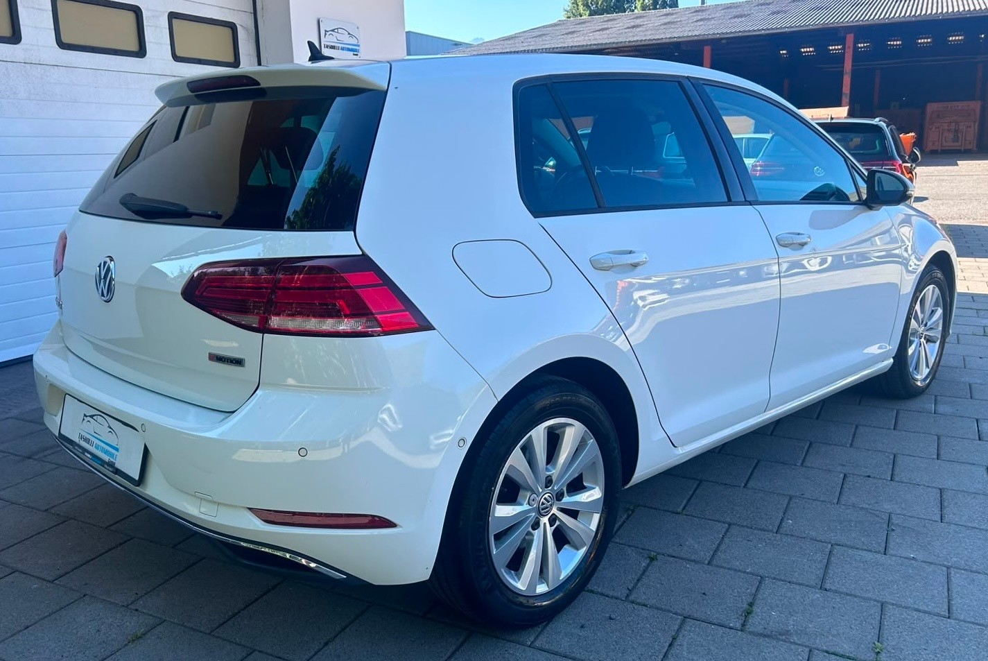 VW Golf 2.0 TDI Highline 4Motion-image-5