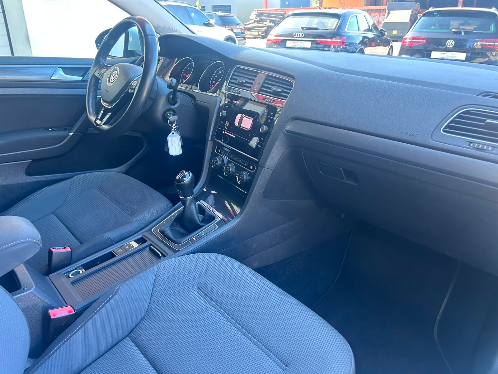 VW Golf 2.0 TDI Highline 4Motion-image-13