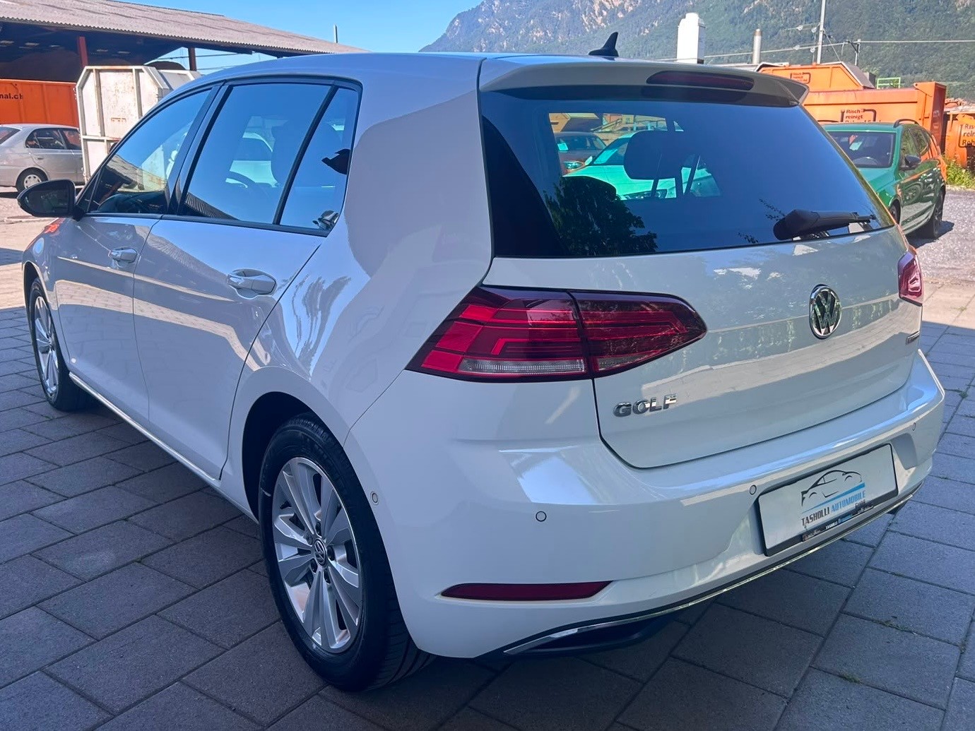 VW Golf 2.0 TDI Highline 4Motion-image-3