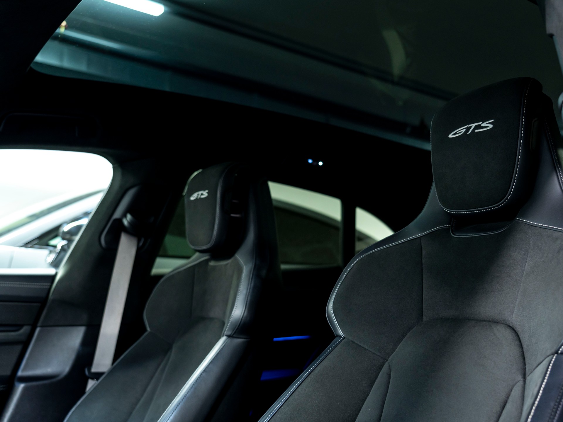 PORSCHE Taycan GTS Sport Turismo Performance Plus 93,4kWh-image-18
