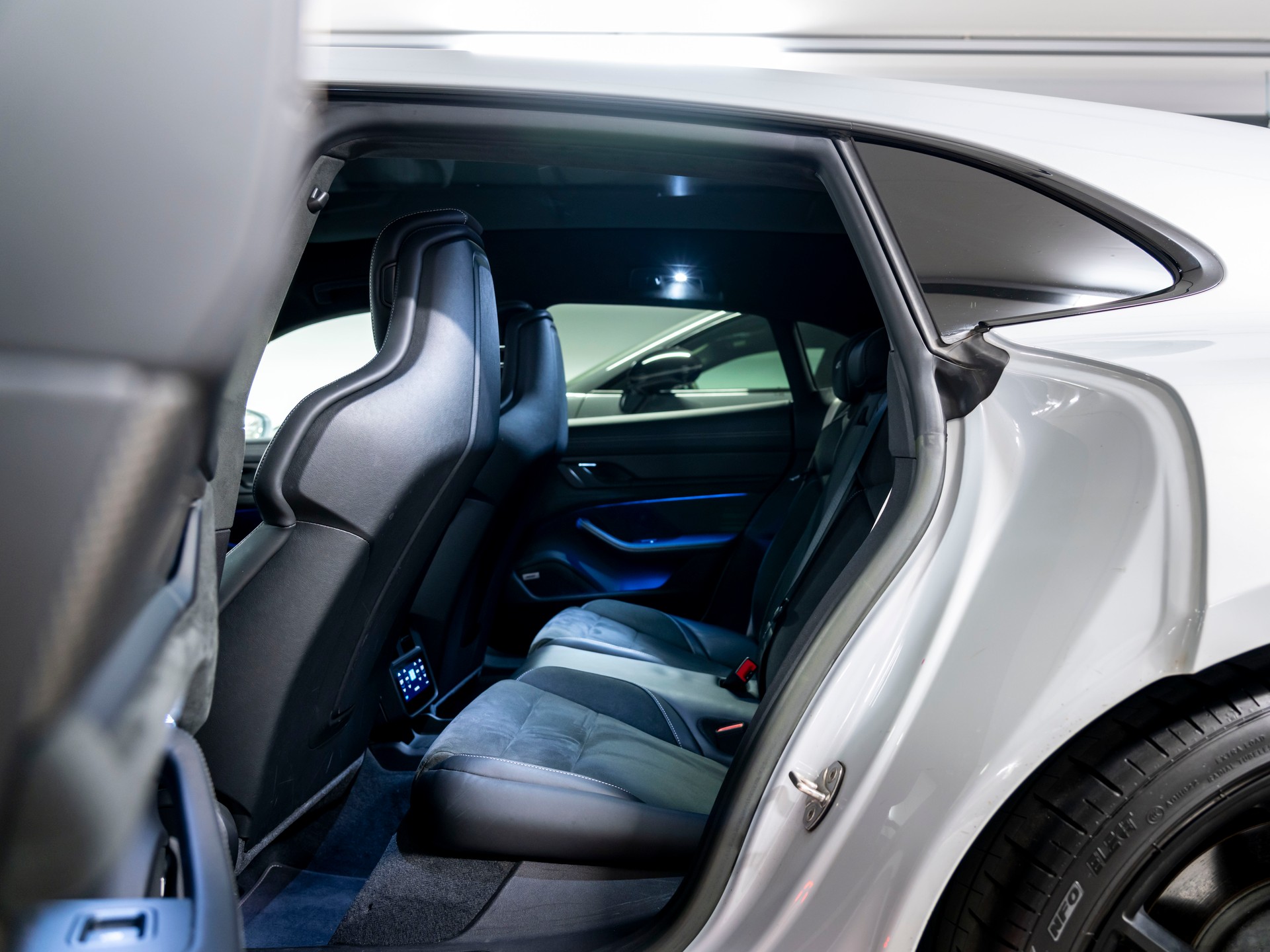 PORSCHE Taycan GTS Sport Turismo Performance Plus 93,4kWh-image-21