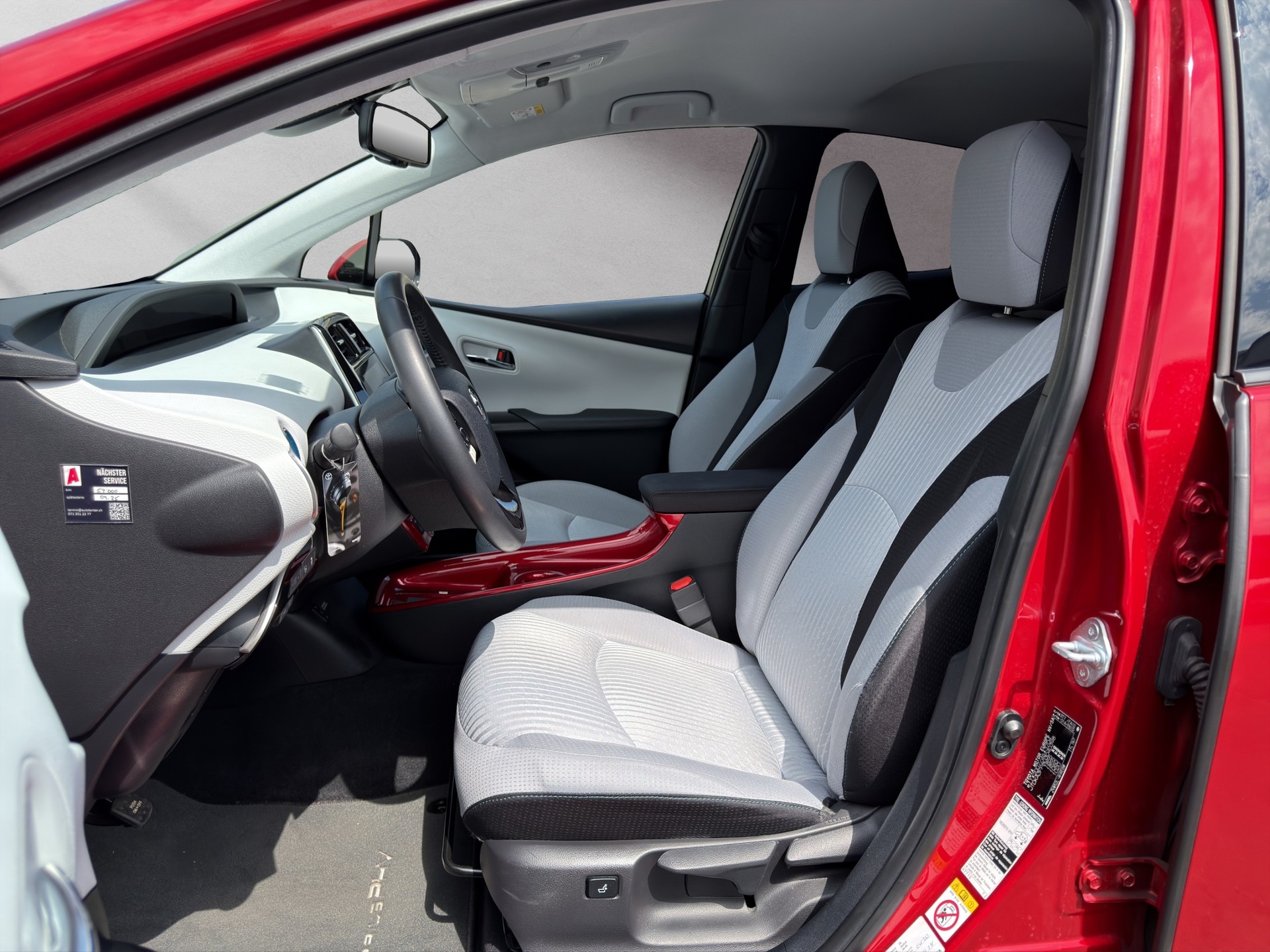 TOYOTA Prius 1.8 VVTi HSD Plug-In Premium-image-6