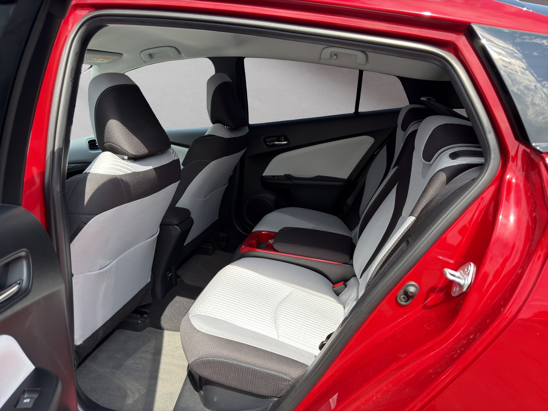 TOYOTA Prius 1.8 VVTi HSD Plug-In Premium-image-7