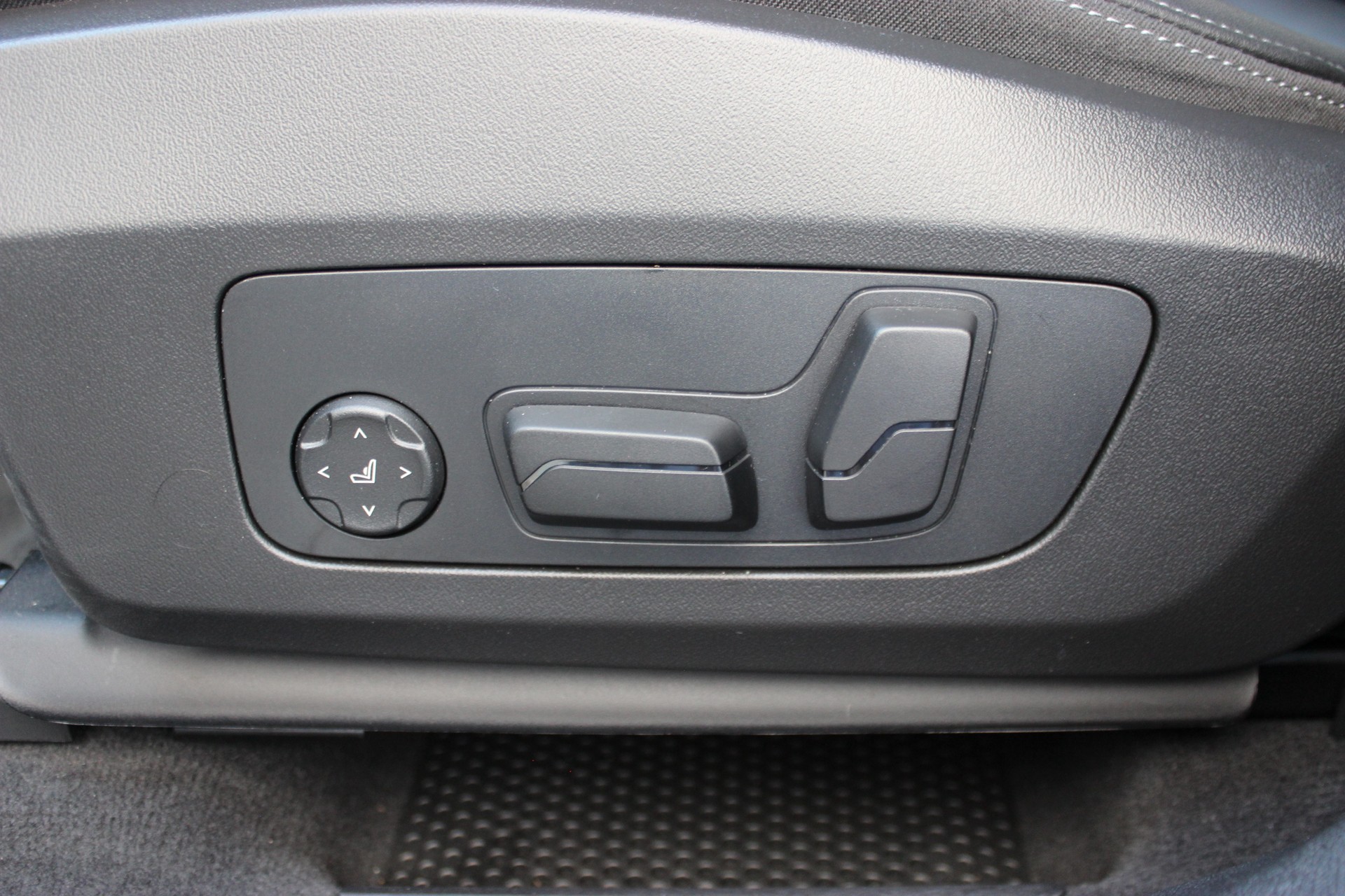 BMW X1 xDrive 23i 48V M Sport Pro-image-18