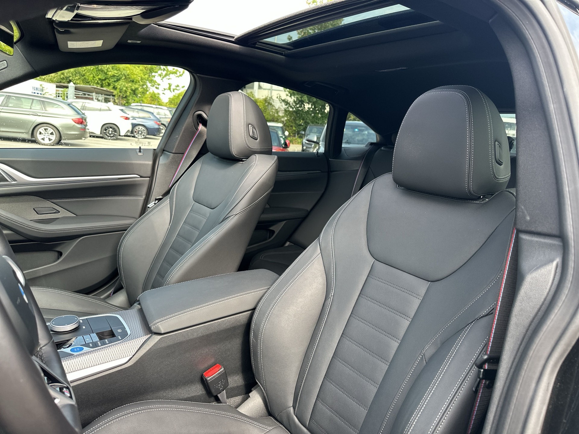 BMW i4 xDrive 40 M Sport Pro-image-9