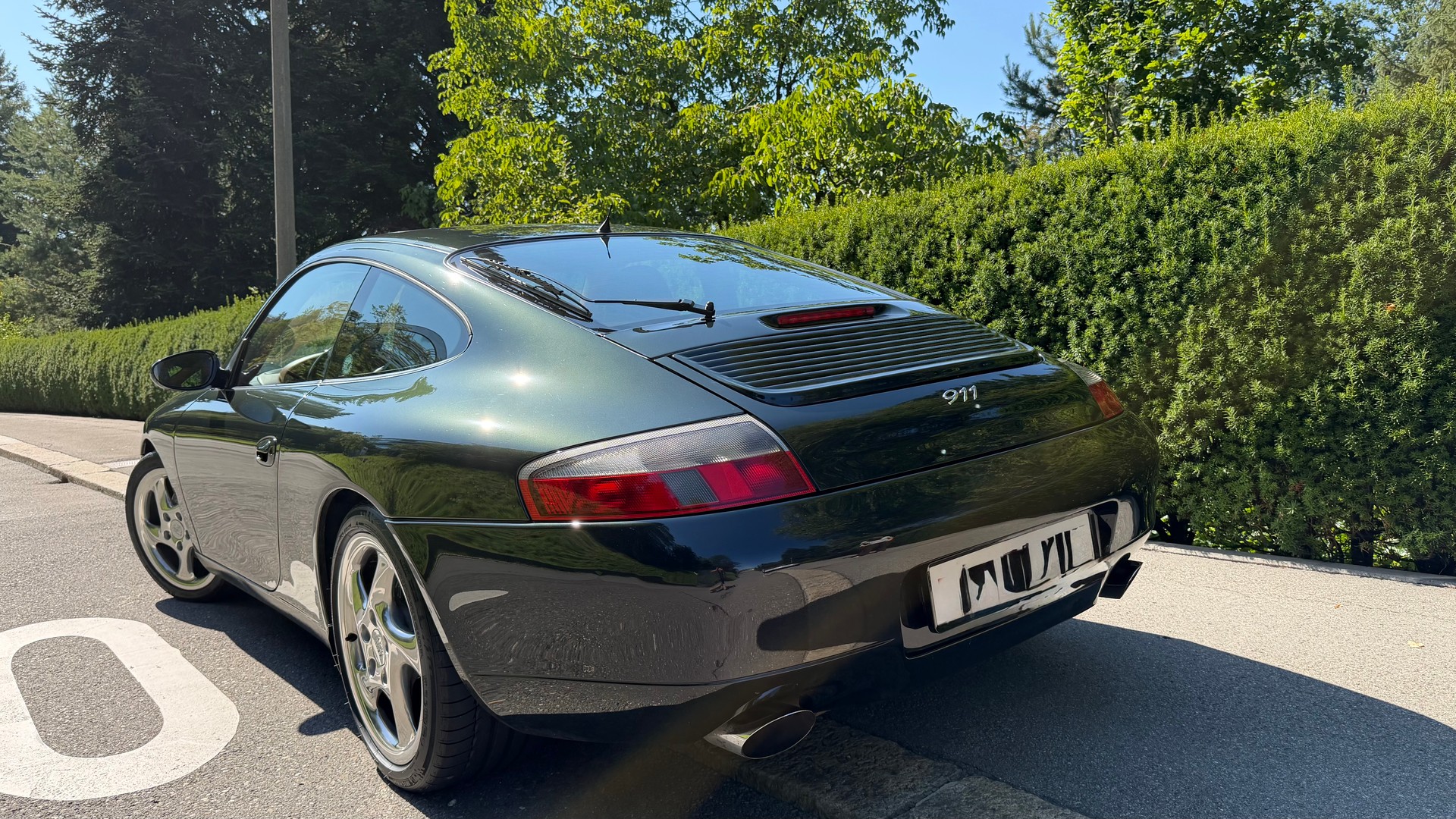 PORSCHE 911 Carrera 4 Millenium-image-2