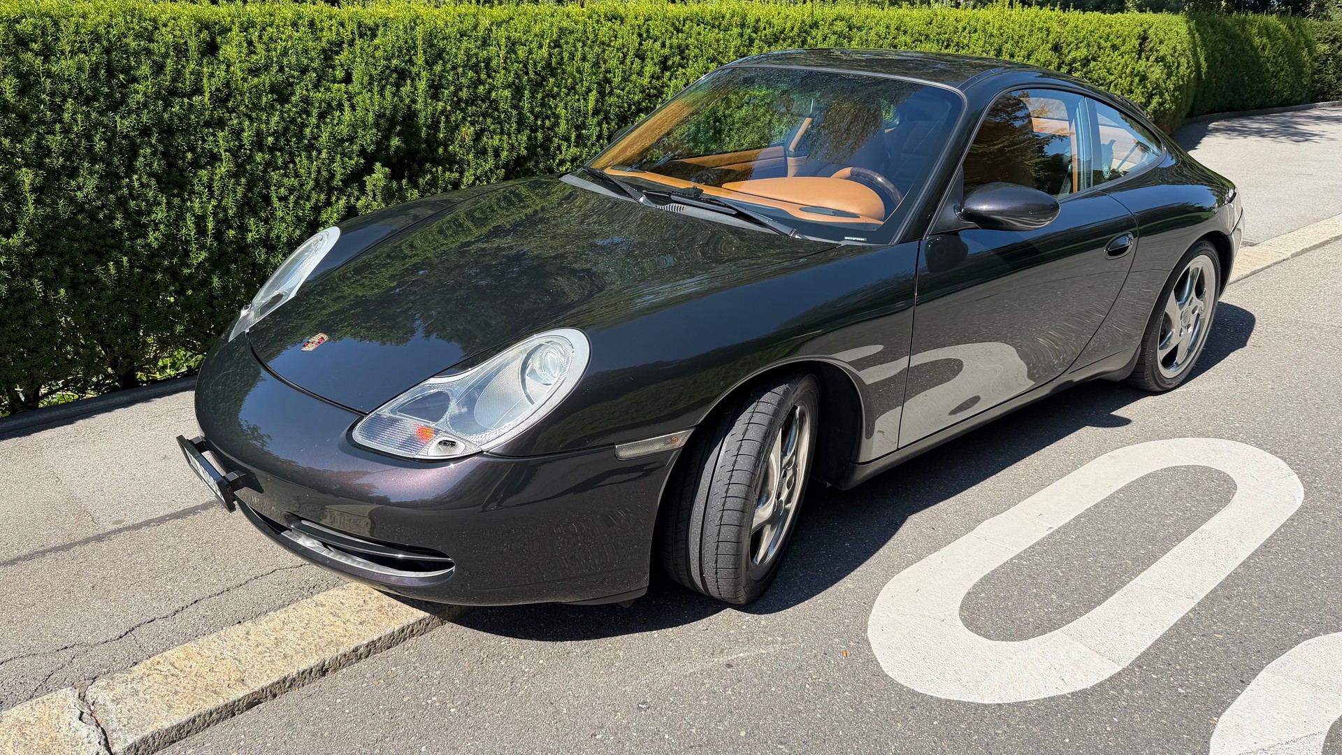PORSCHE 911 Carrera 4 Millenium-image-0