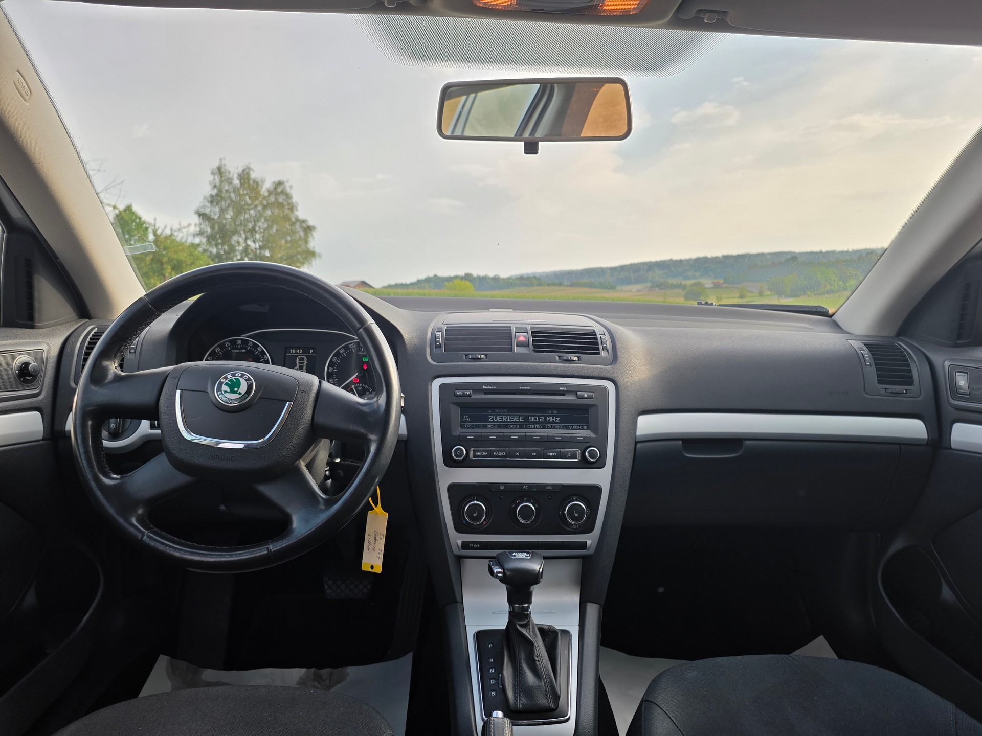SKODA Octavia Combi 2.0 TDI Swiss Adventure 4x4 DSG-image-10