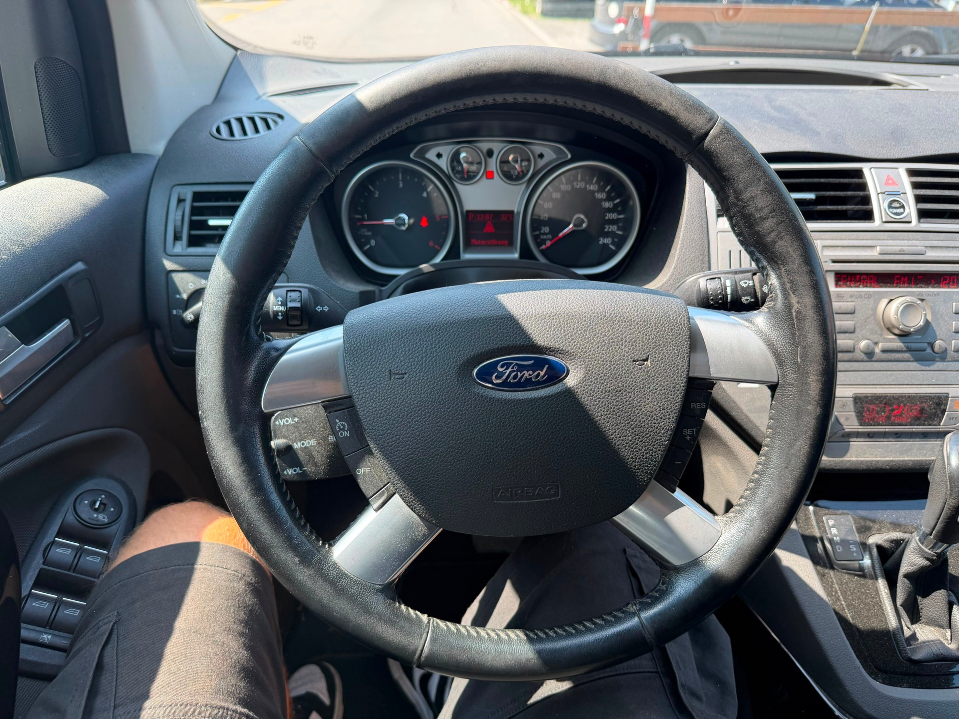 FORD Kuga 2.0 TDCi Titanium S 4WD PowerShift-image-7