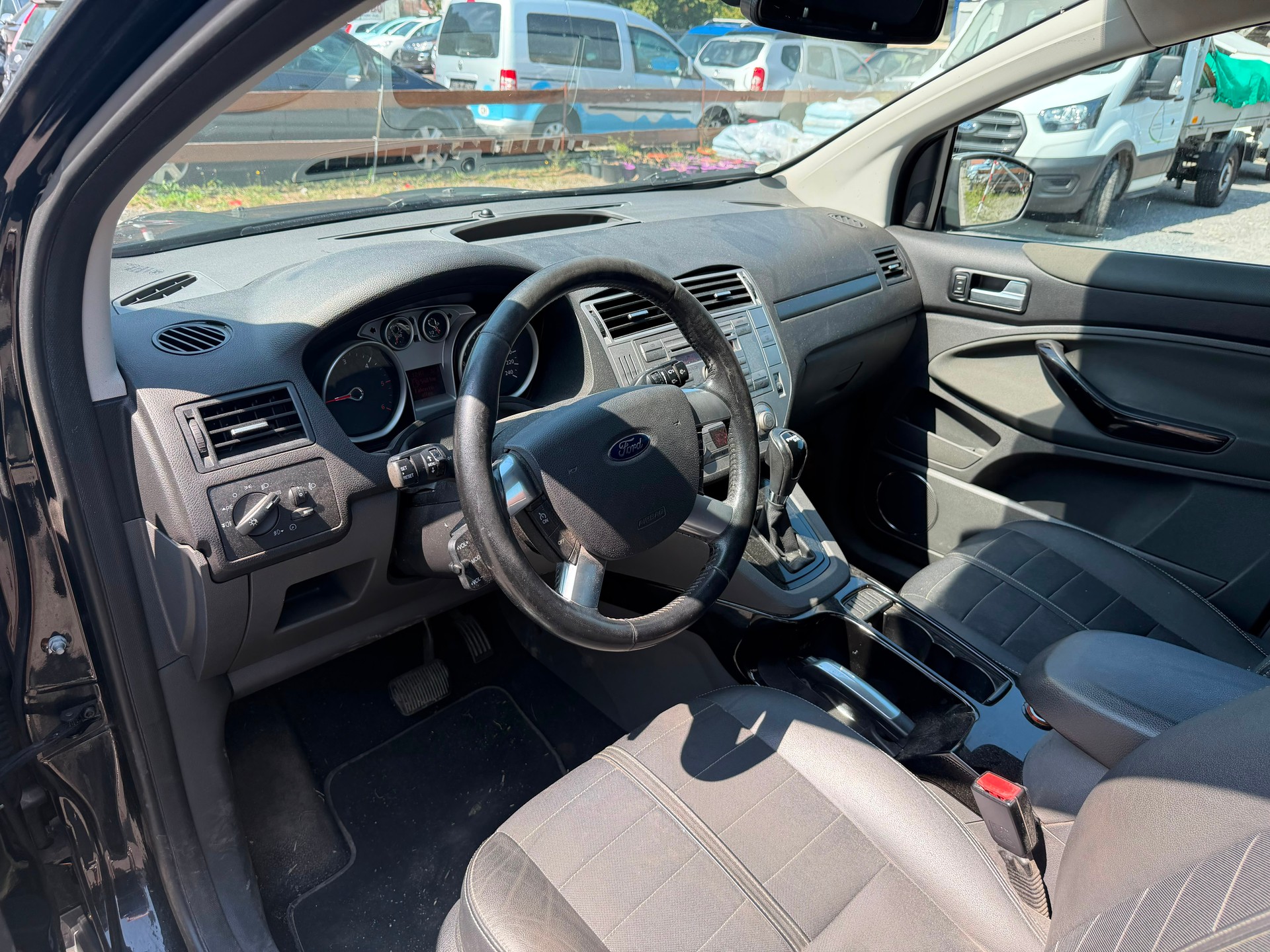 FORD Kuga 2.0 TDCi Titanium S 4WD PowerShift-image-6