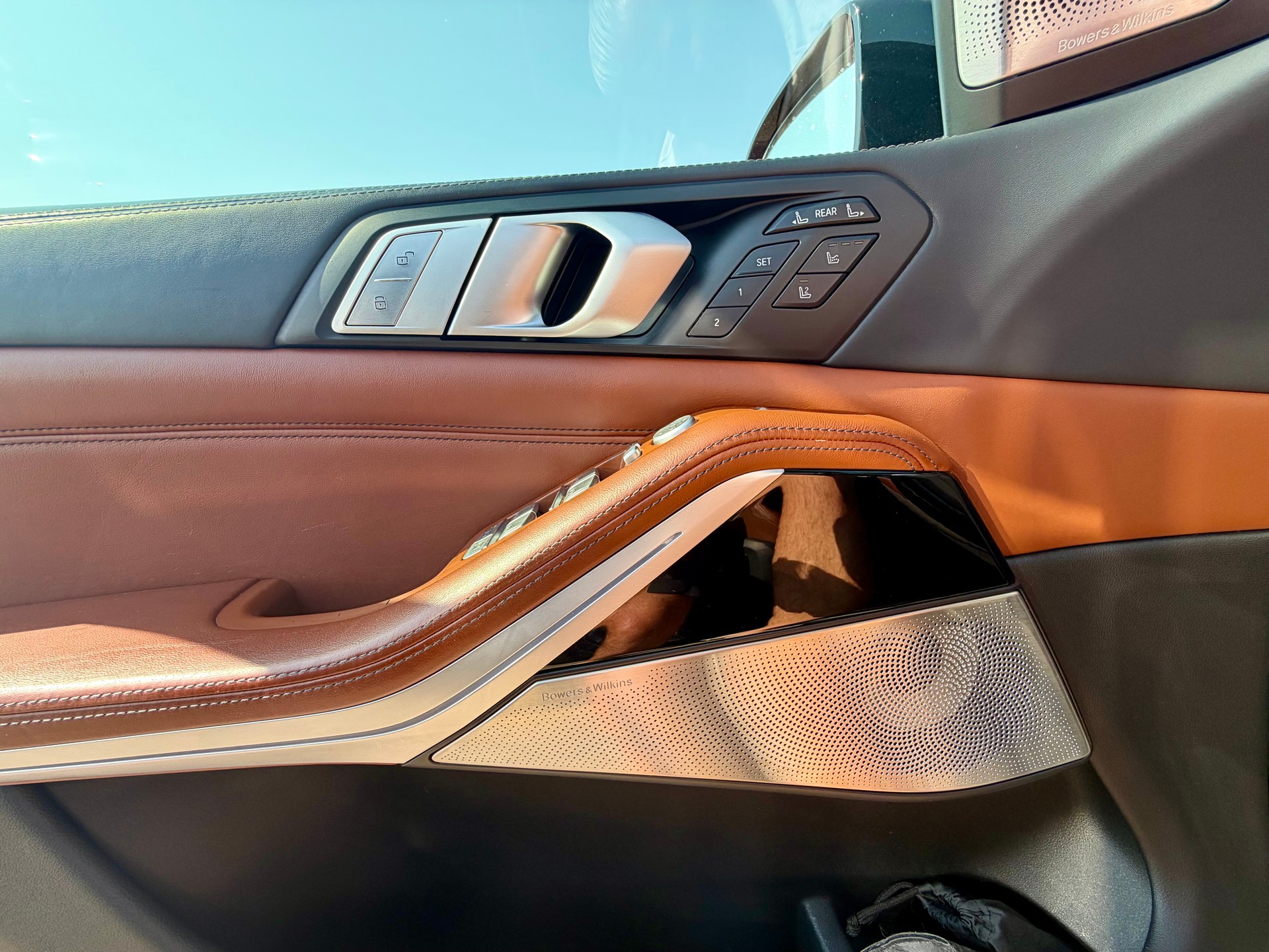 BMW X7 M50d-image-8