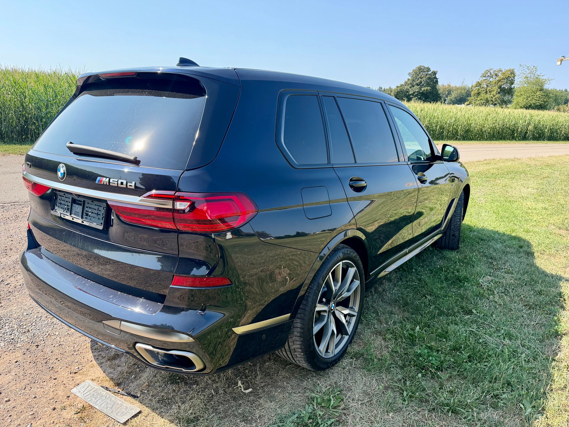BMW X7 M50d-image-3