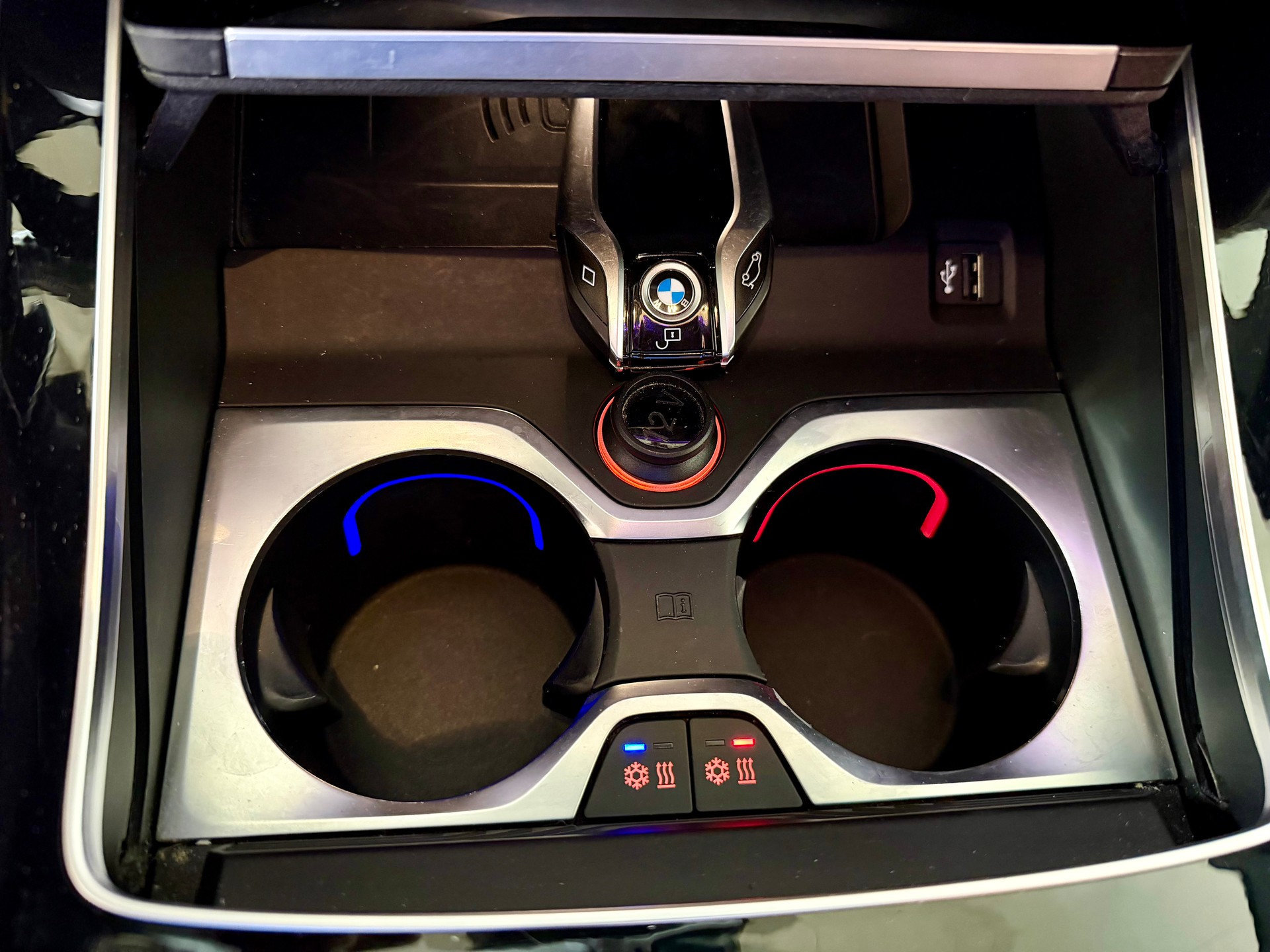 BMW X7 M50d-image-5