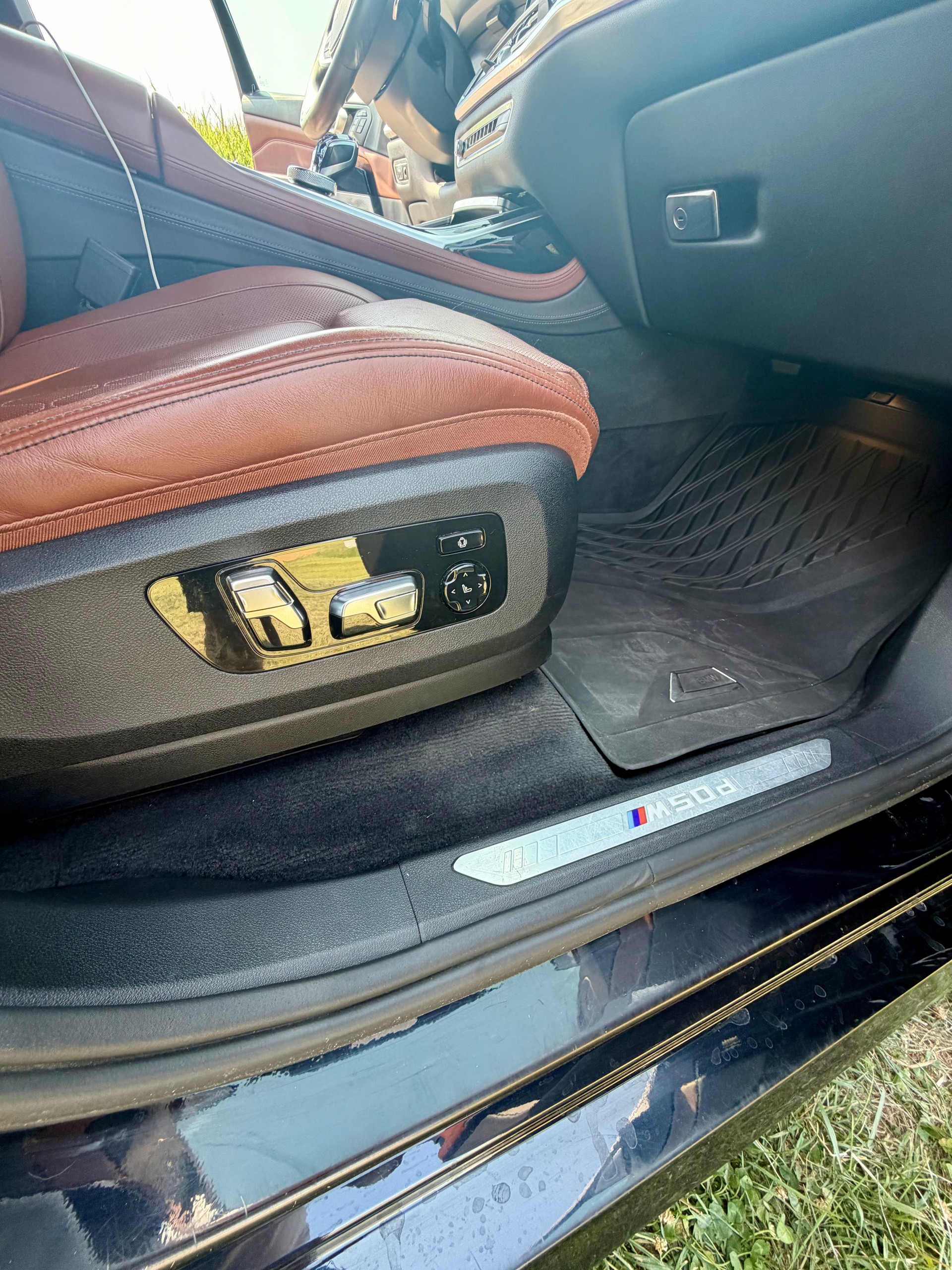 BMW X7 M50d-image-10