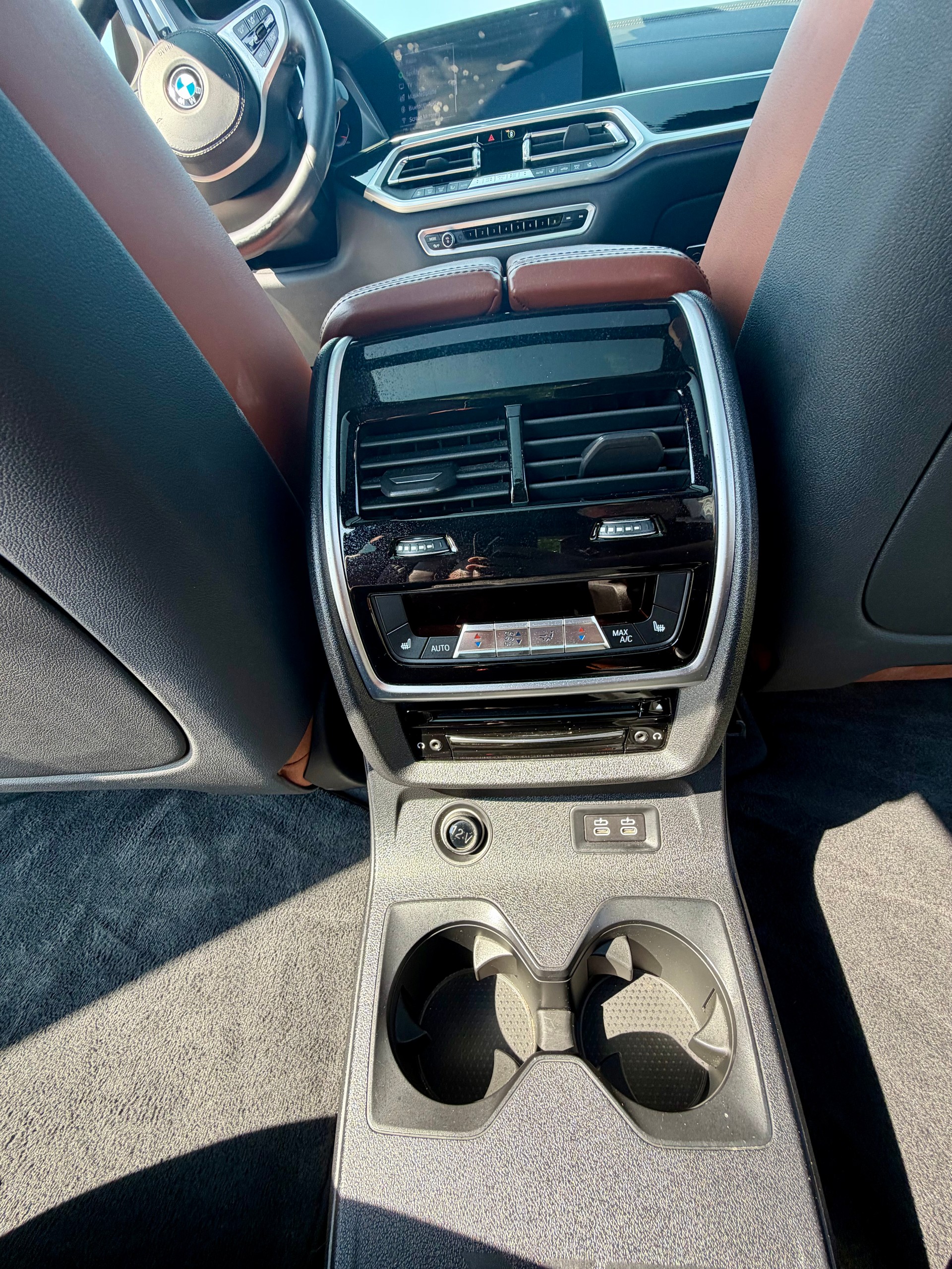 BMW X7 M50d-image-7