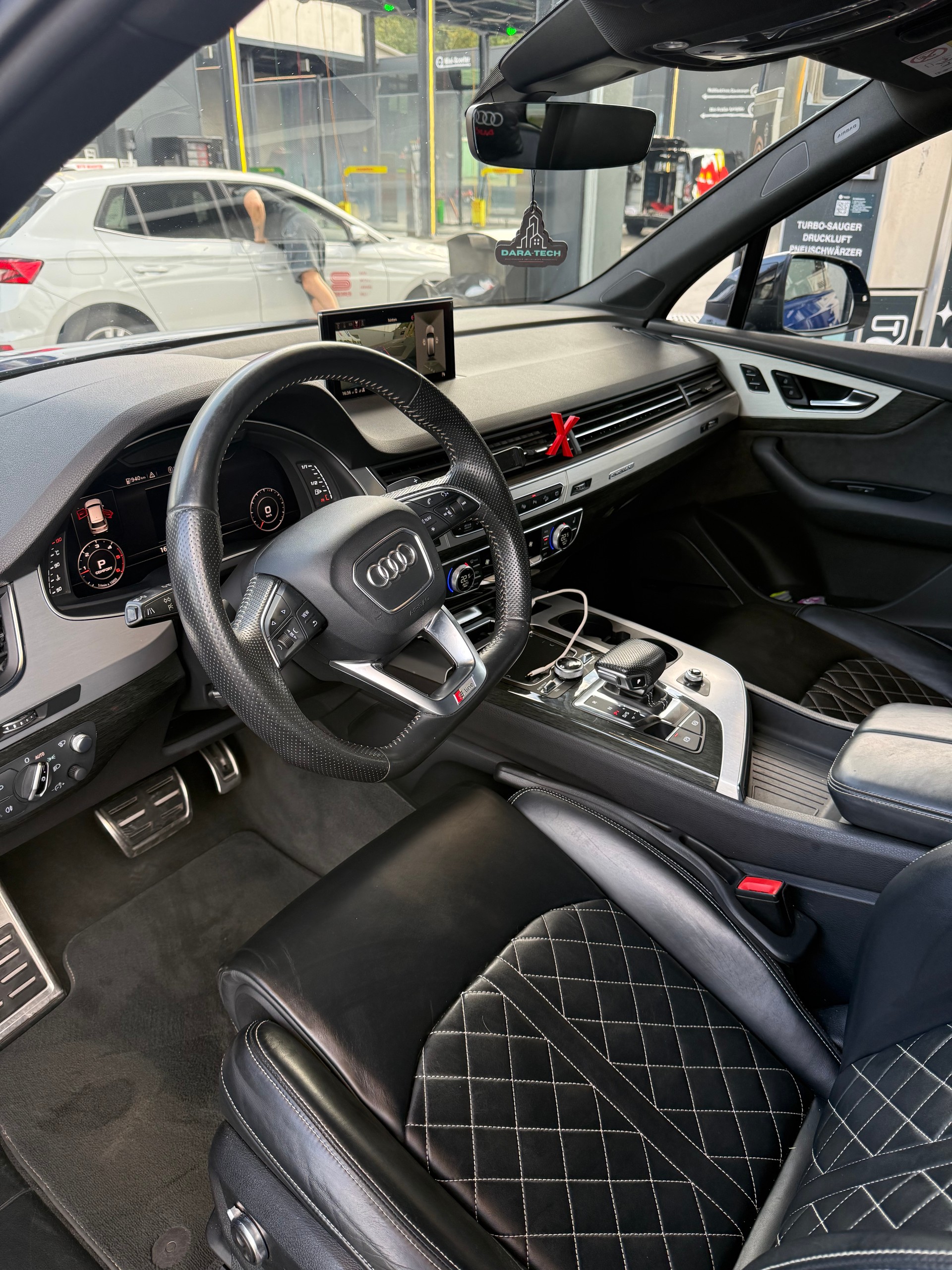 AUDI 3.0 V6 TDI 272 quattro T-Tronic-image-4