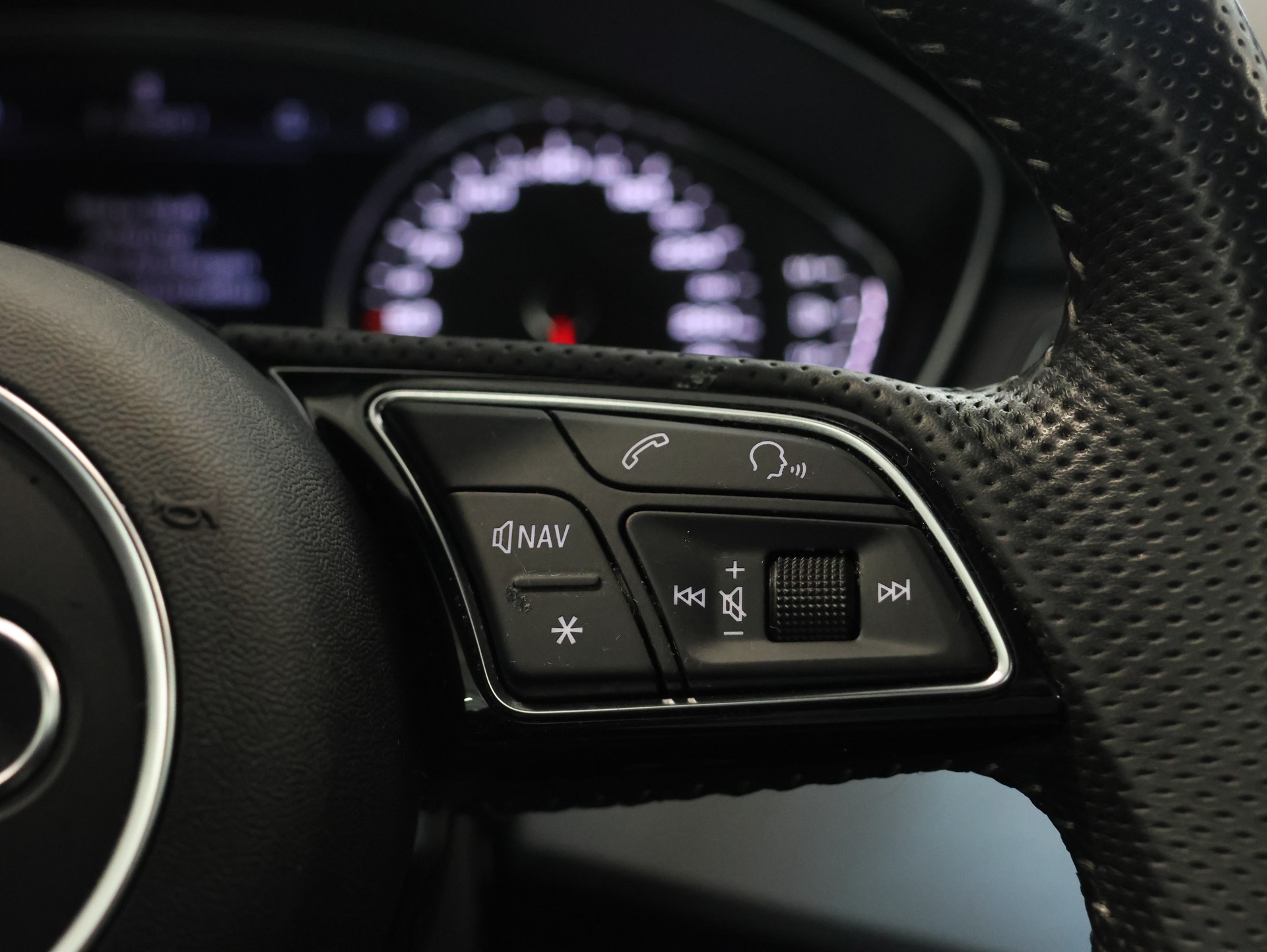 AUDI A4 Avant 2.0 TDI Sport quattro S-tronic *Sitzheizung* *Rückfahrkamera*-image-26