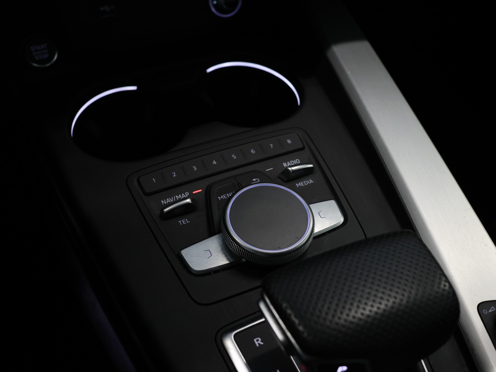 AUDI A4 Avant 2.0 TDI Sport quattro S-tronic *Sitzheizung* *Rückfahrkamera*-image-22