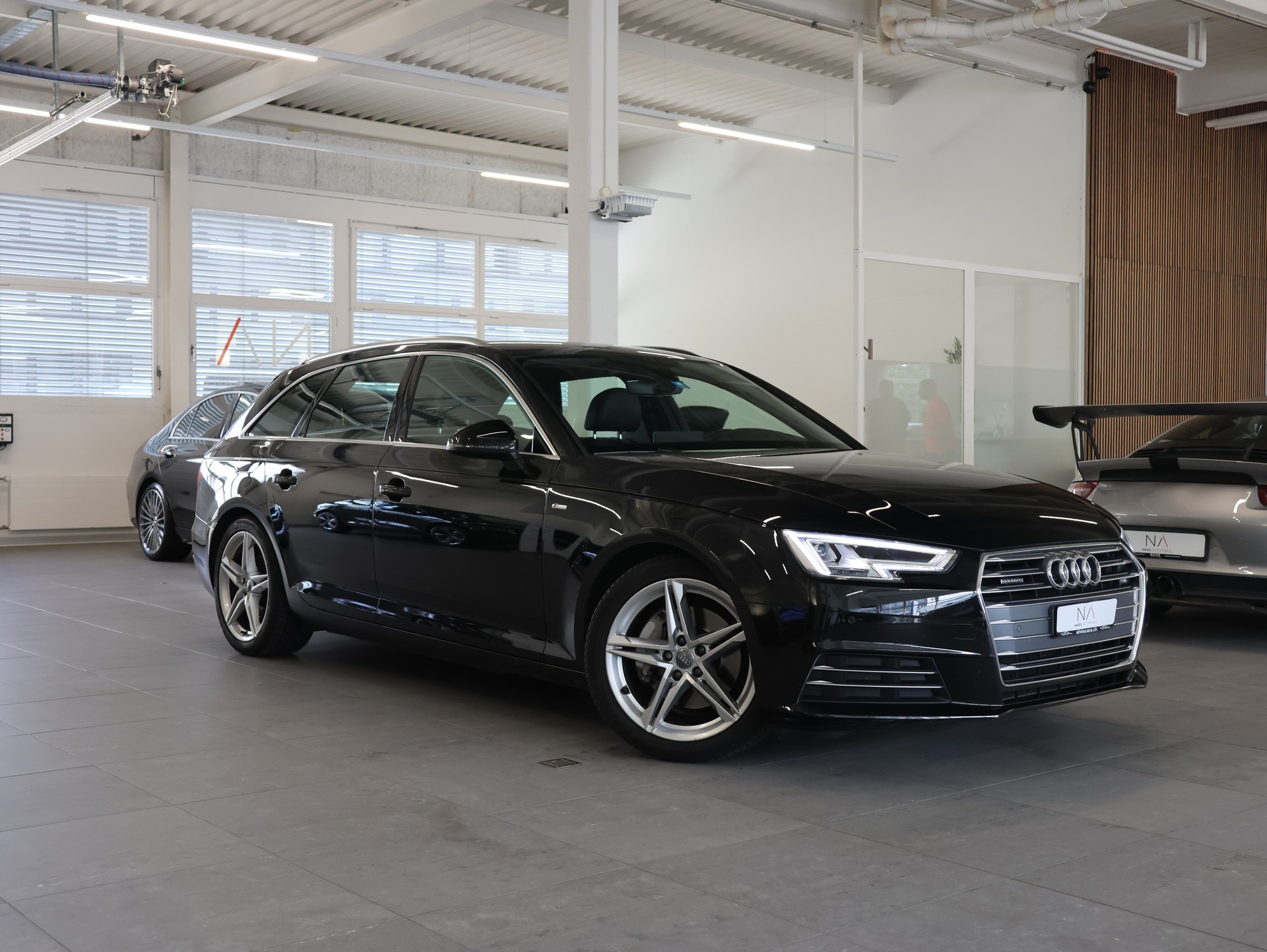 AUDI A4 Avant 2.0 TDI Sport quattro S-tronic *Sitzheizung* *Rückfahrkamera*-image-0