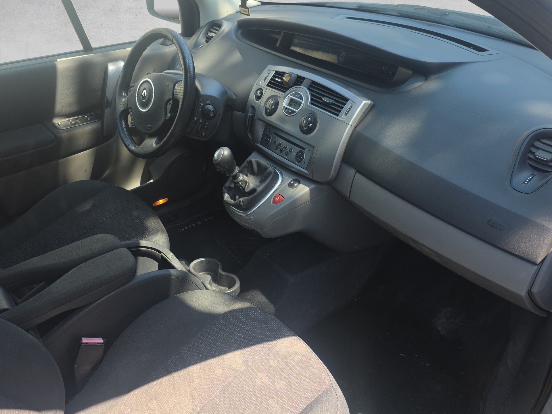 RENAULT Grand Scénic 2.0 16V Turbo Privilège-image-4