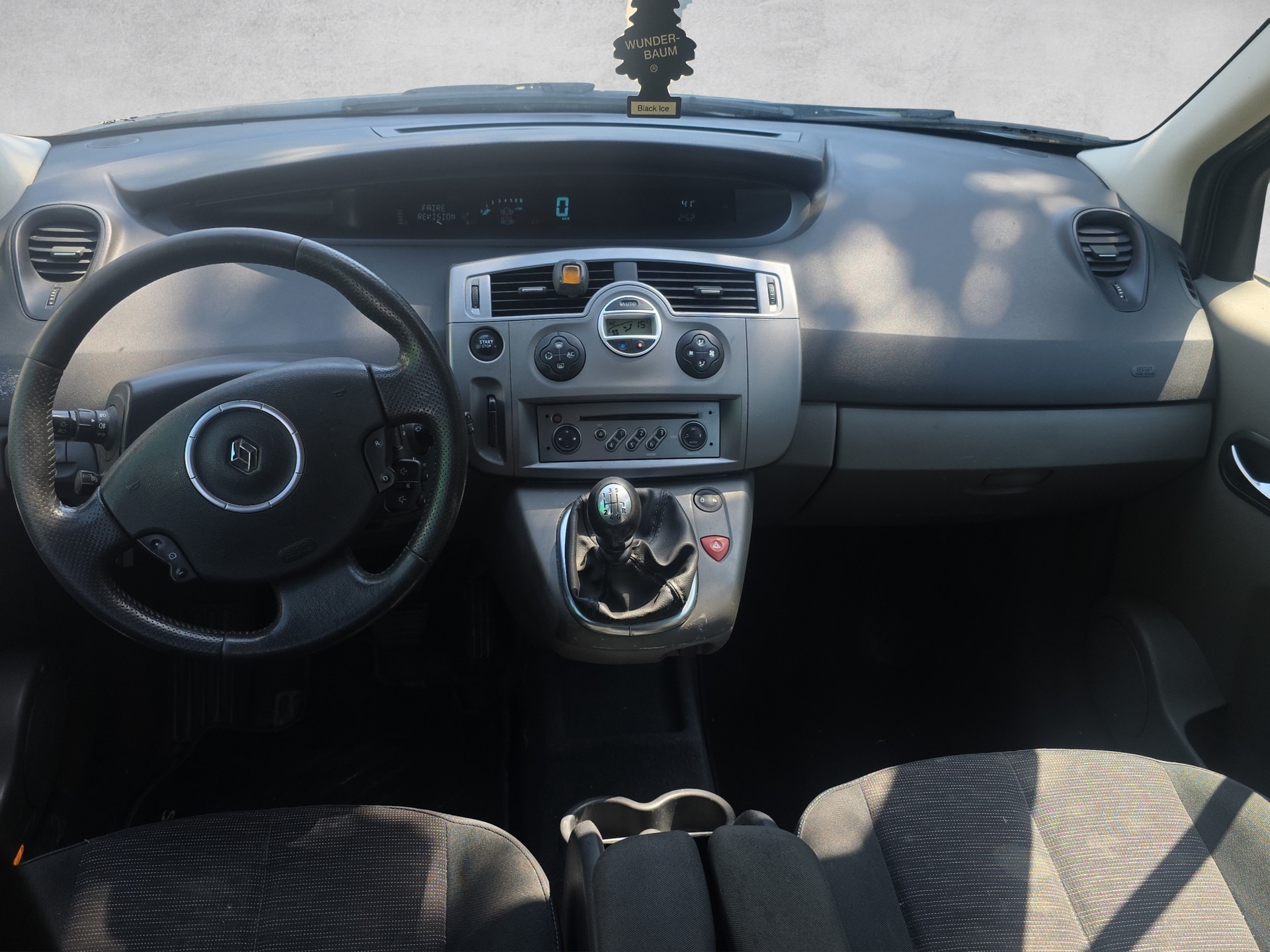 RENAULT Grand Scénic 2.0 16V Turbo Privilège-image-3