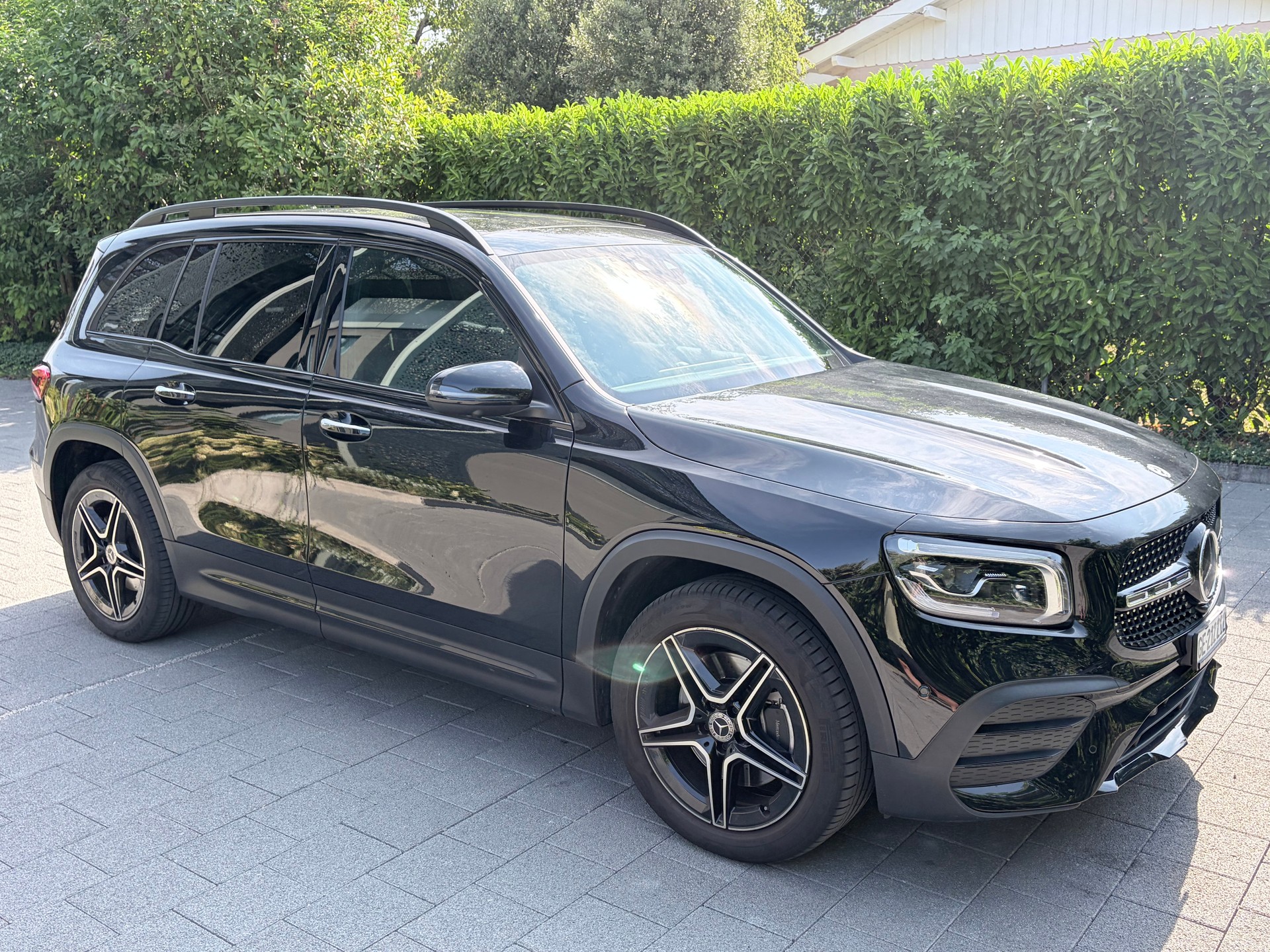 MERCEDES-BENZ GLB 250 AMG Line 4matic-image-0