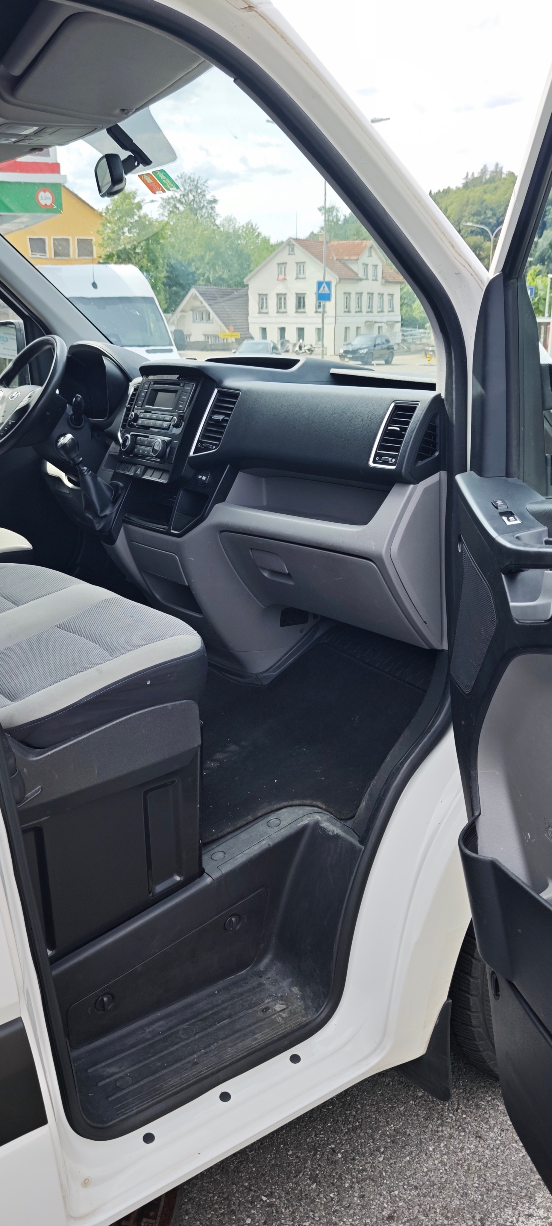 HYUNDAI H350 2.5 CRDi Amplia L2-image-10