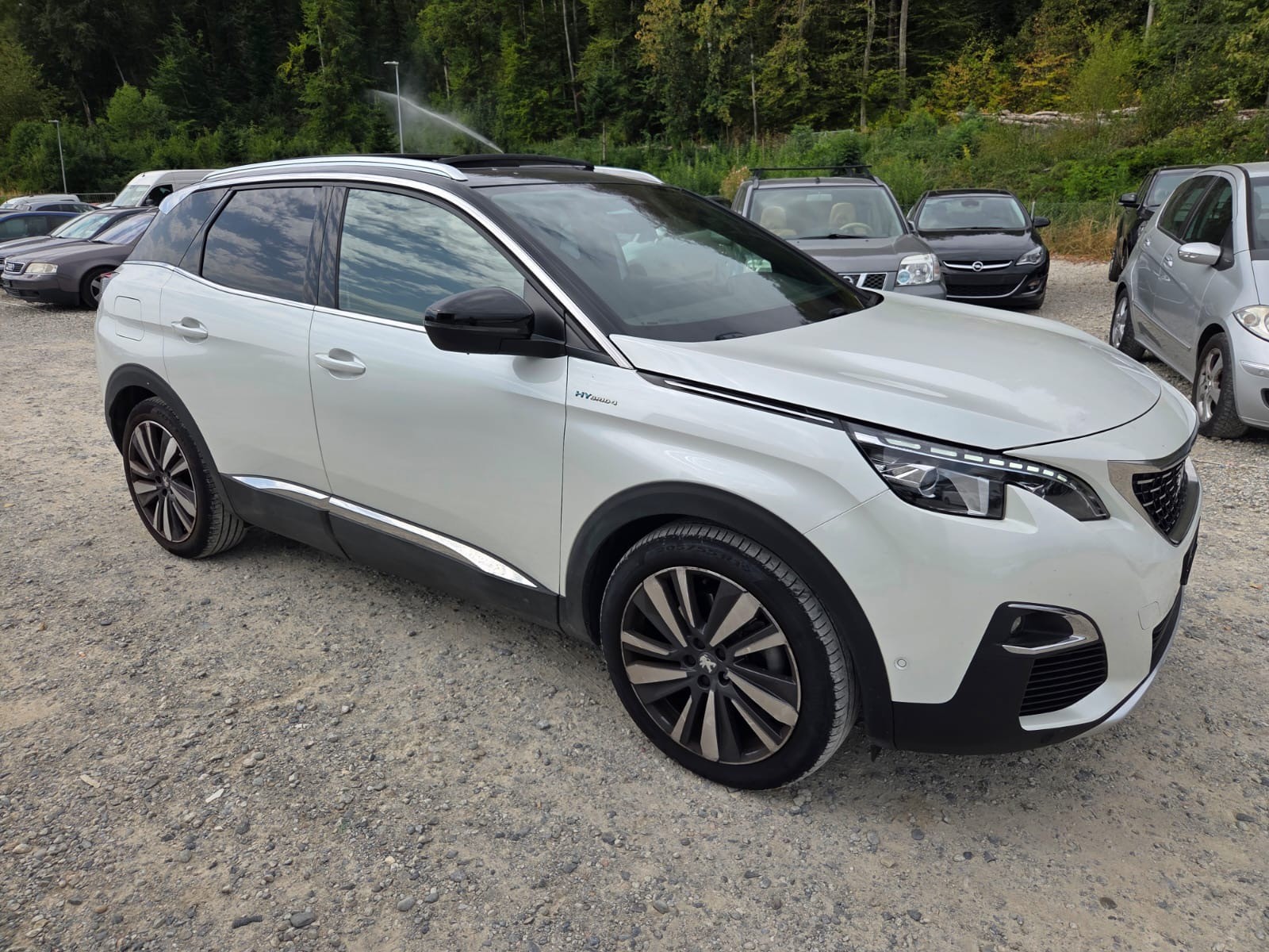 PEUGEOT 3008 300e Hybrid4 GT EAT8-image-3