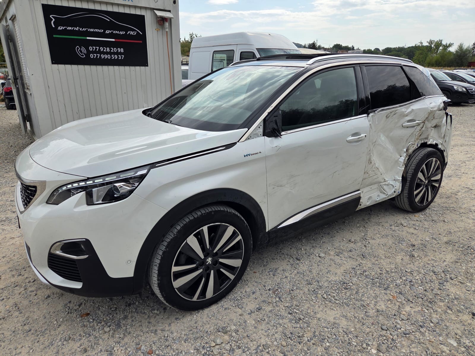 PEUGEOT 3008 300e Hybrid4 GT EAT8-image-1